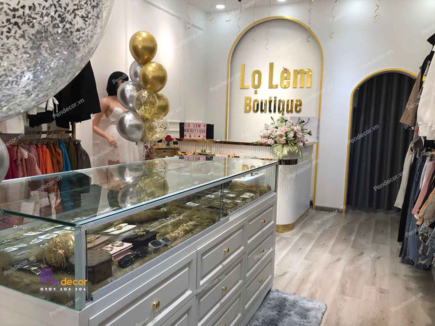 Thi Công Shop Thời Trang Nữ Lọ Lem Boutique Q5