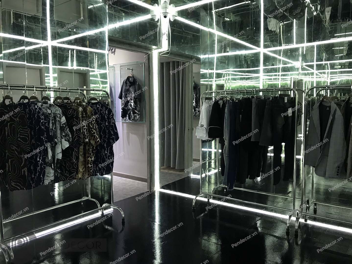 Thi Công Shop Thời Trang Nam MENDE Quận 10