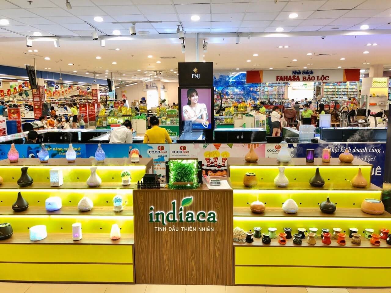 Thi công shop tinh dầu Indiaca tại Coopmart Bảo Lộc - Lâm Đồng