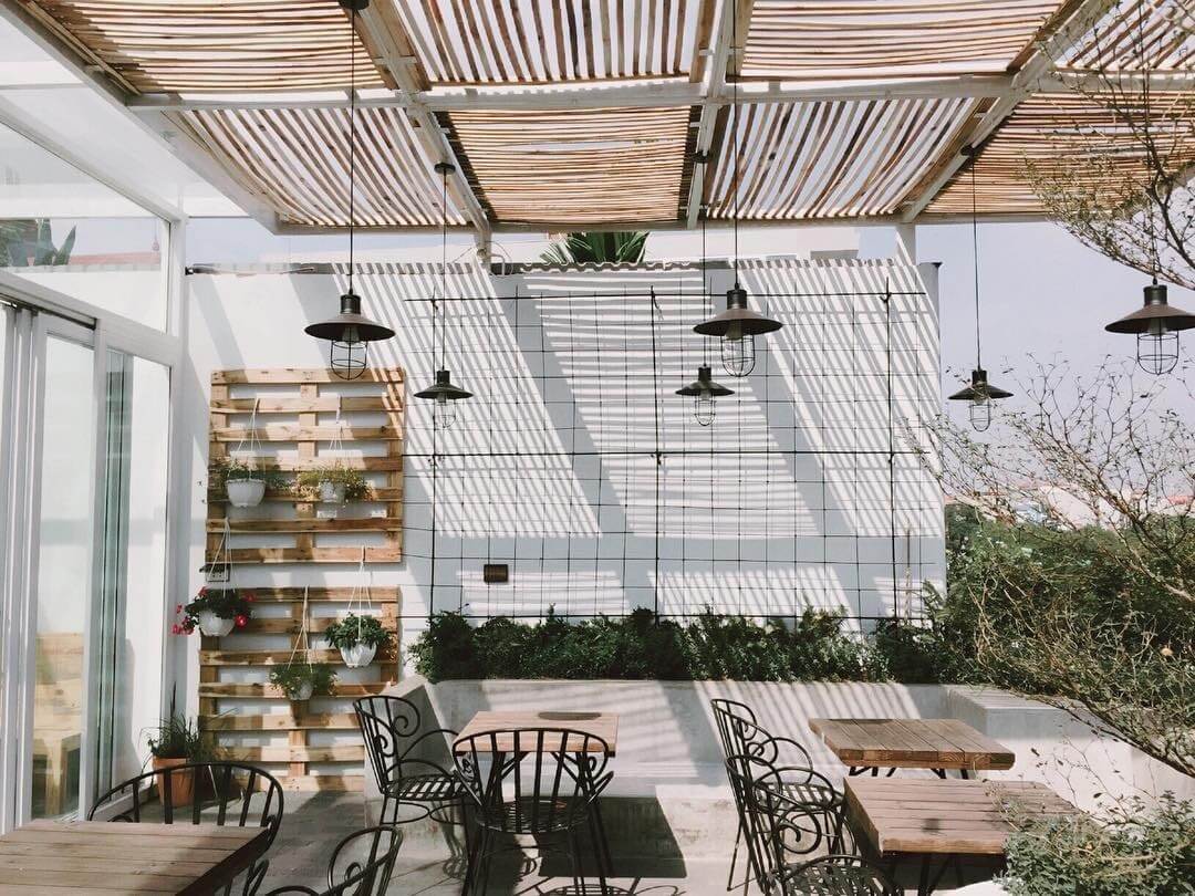Thiết kế quán trà sữa ngoài trời ĐỘC, LẠ giúp thu hút khách | Pendecor