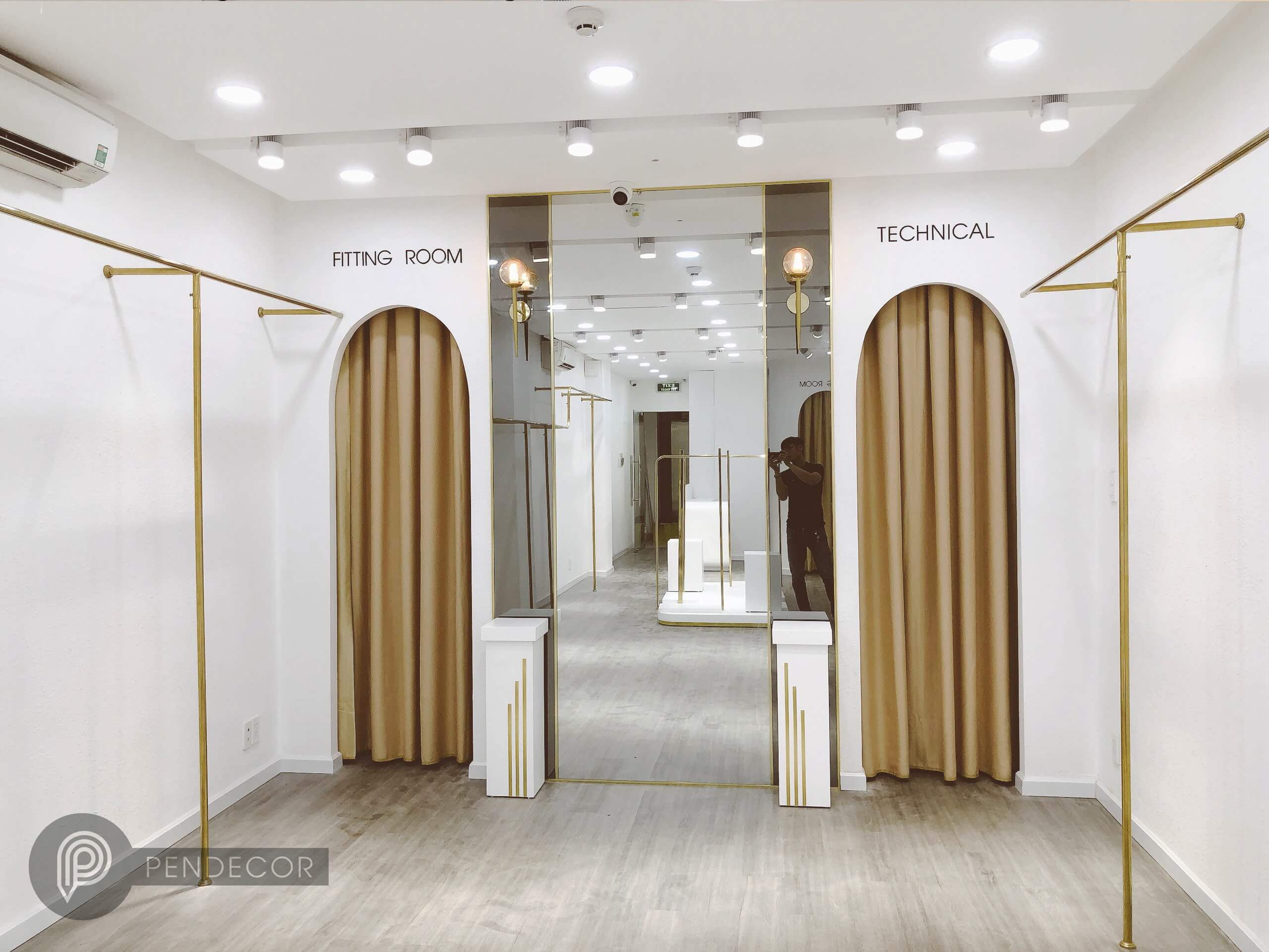 Thi Công Shop Thời Trang Nữ Renzty