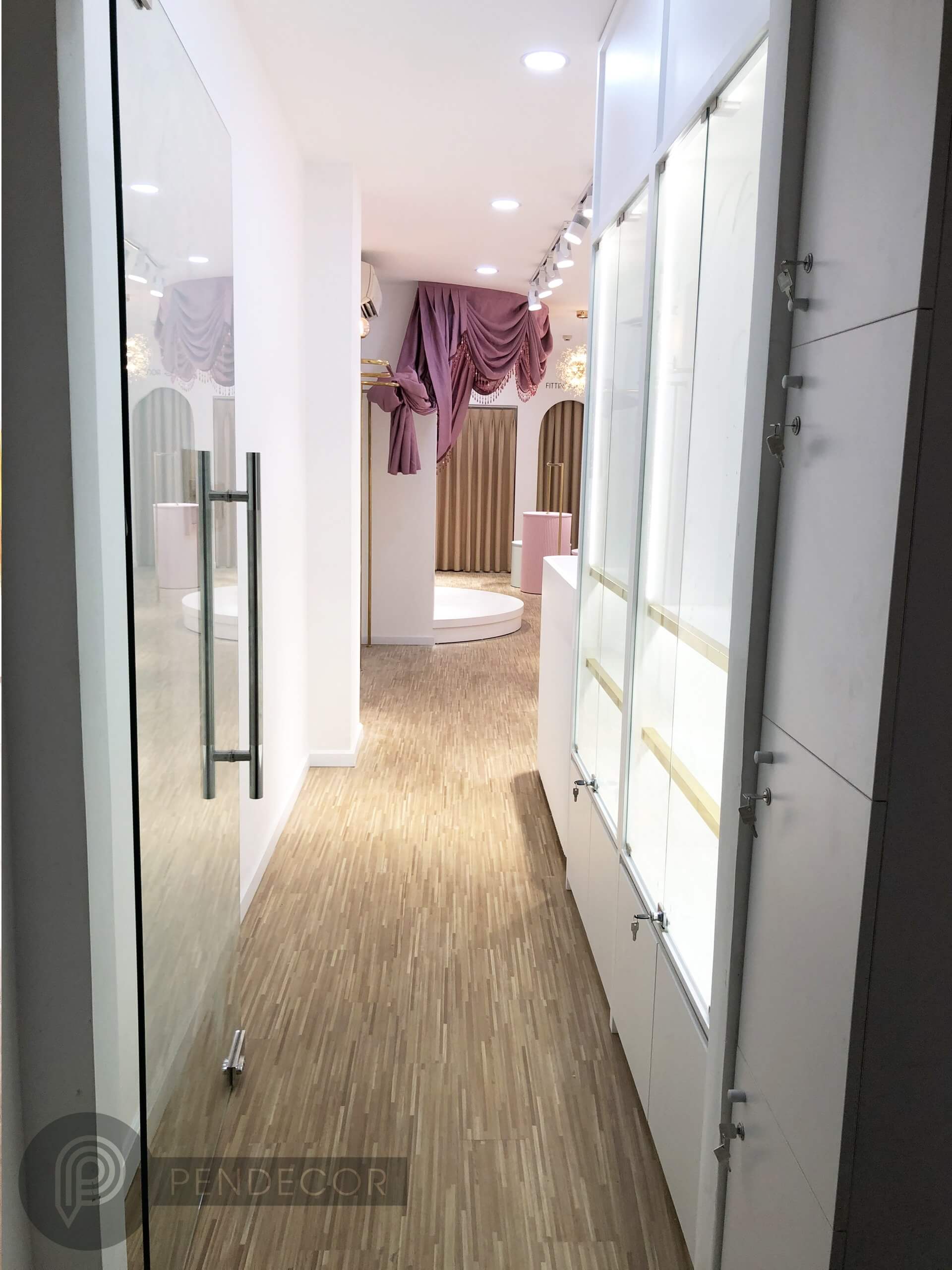 Thi Công Shop Thời Trang Nữ Renzty