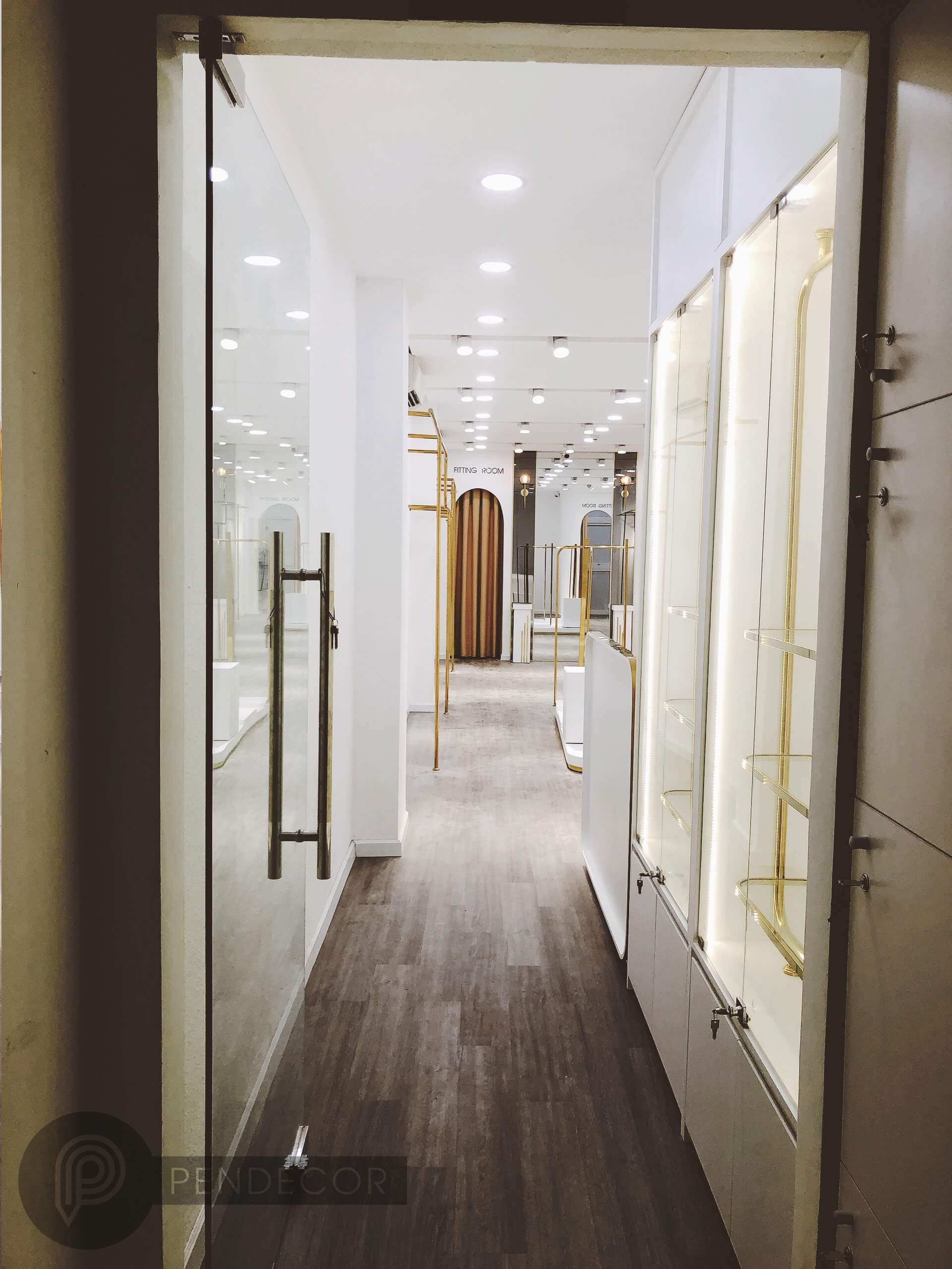 Thi Công Shop Thời Trang Nữ Renzty