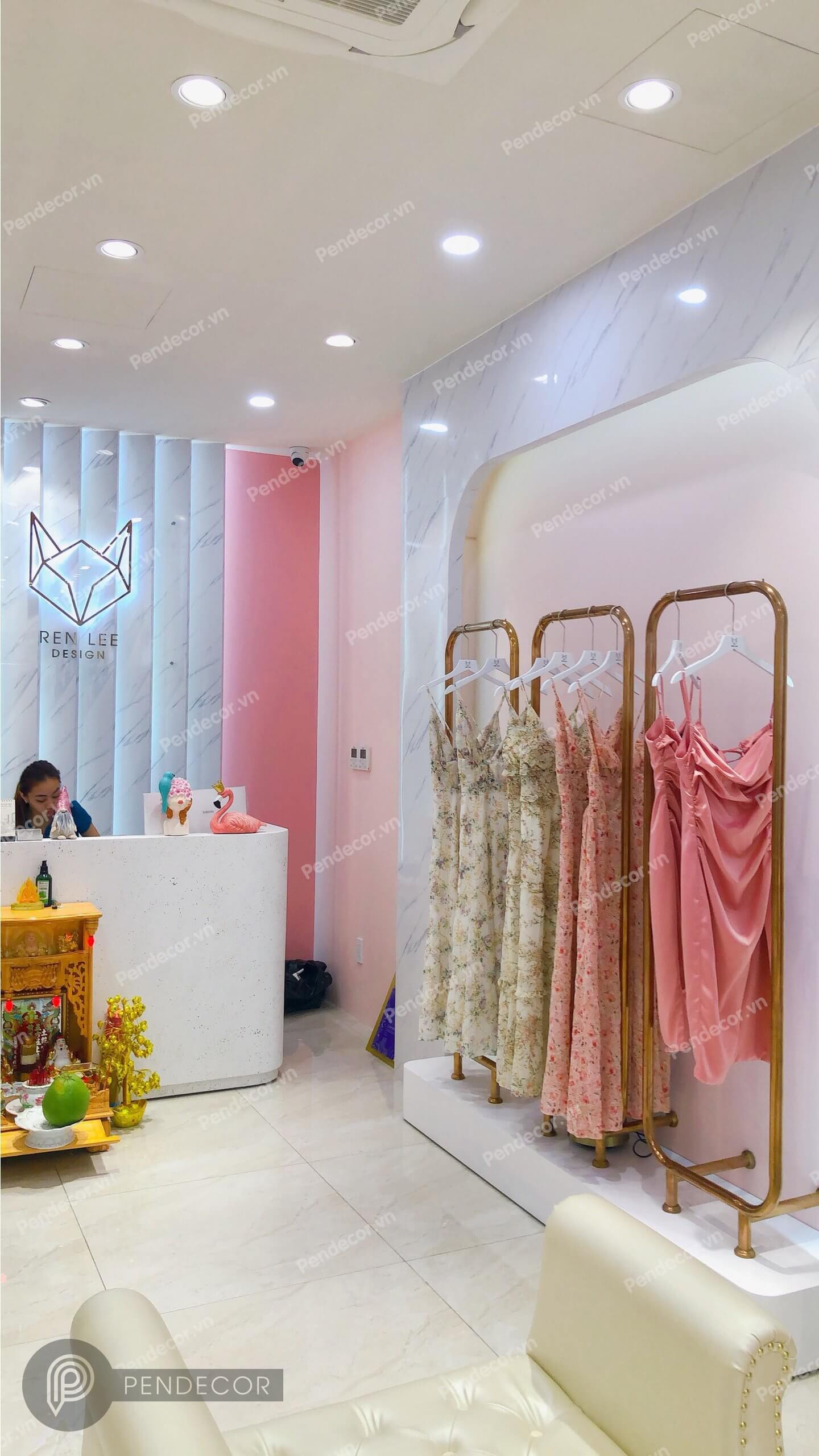 Thi Công Thực Tế Shop Thời Trang Nữ Ren Lee