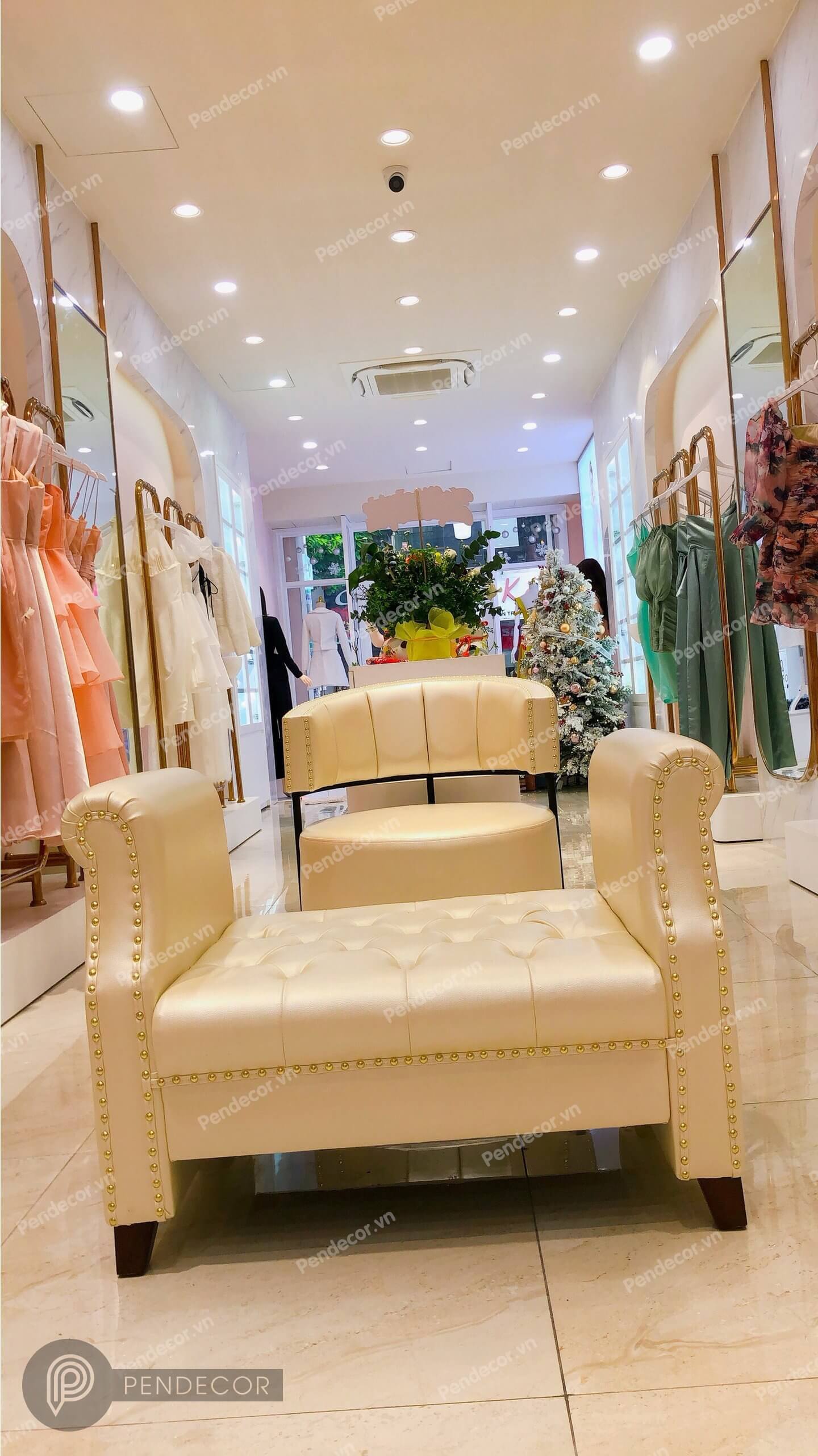 Thi Công Thực Tế Shop Thời Trang Nữ Ren Lee