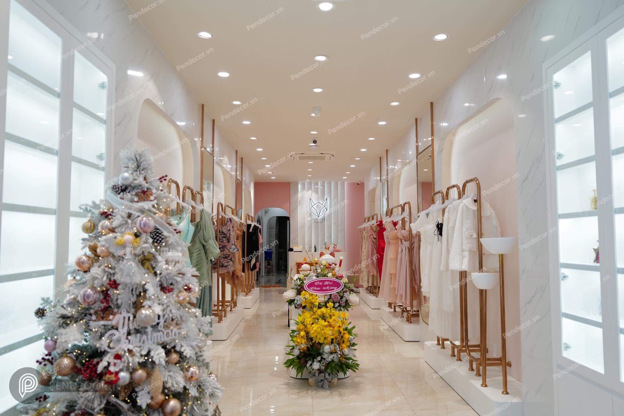 Thi Công Thực Tế Shop Thời Trang Nữ Ren Lee