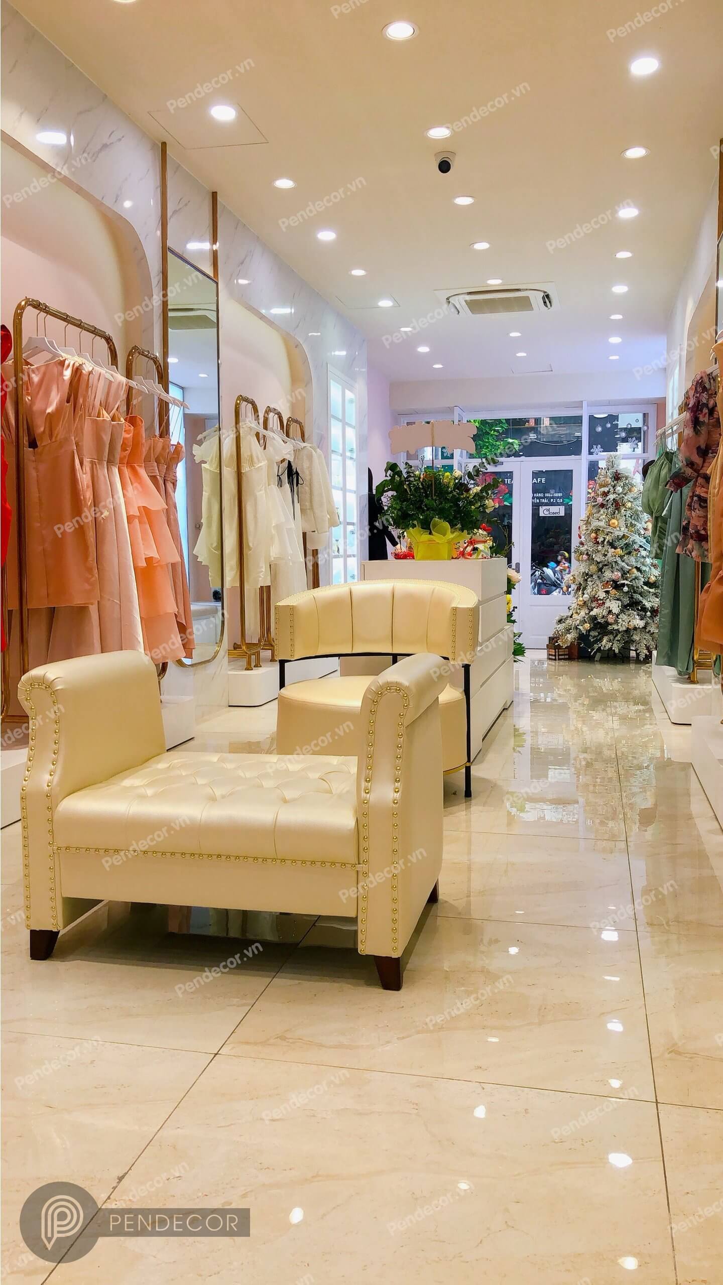 Thi Công Thực Tế Shop Thời Trang Nữ Ren Lee
