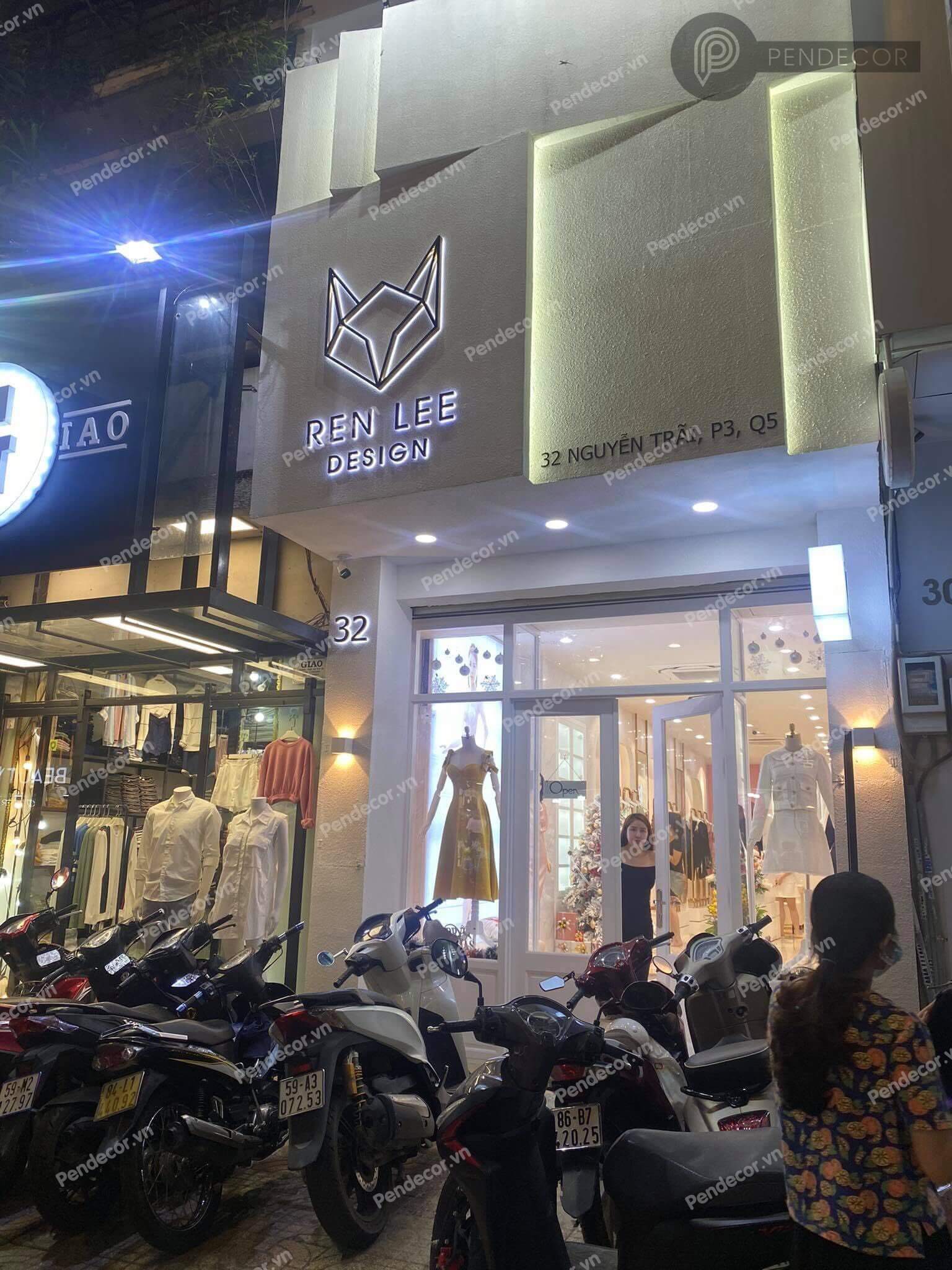 Thi Công Thực Tế Shop Thời Trang Nữ Ren Lee