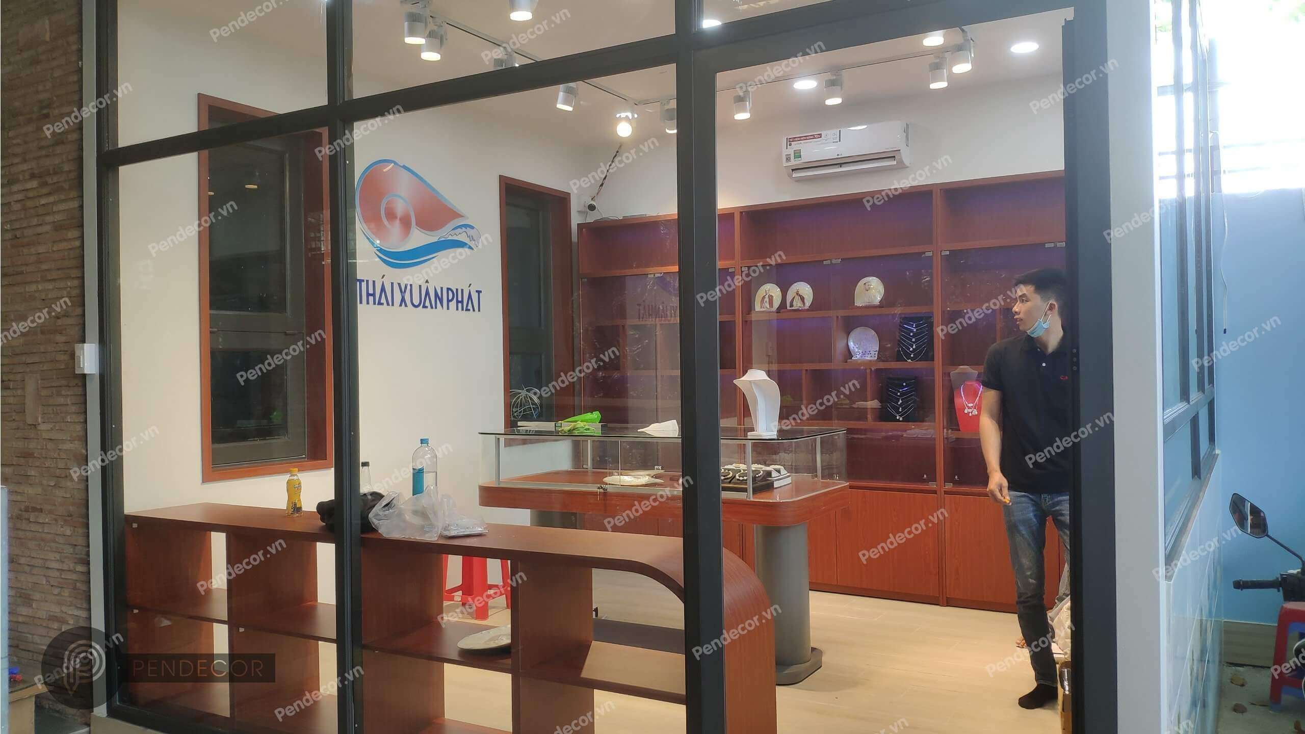 Thi công Thực tế Shop Phụ kiện Mỹ nghệ Thái Xuân Phát