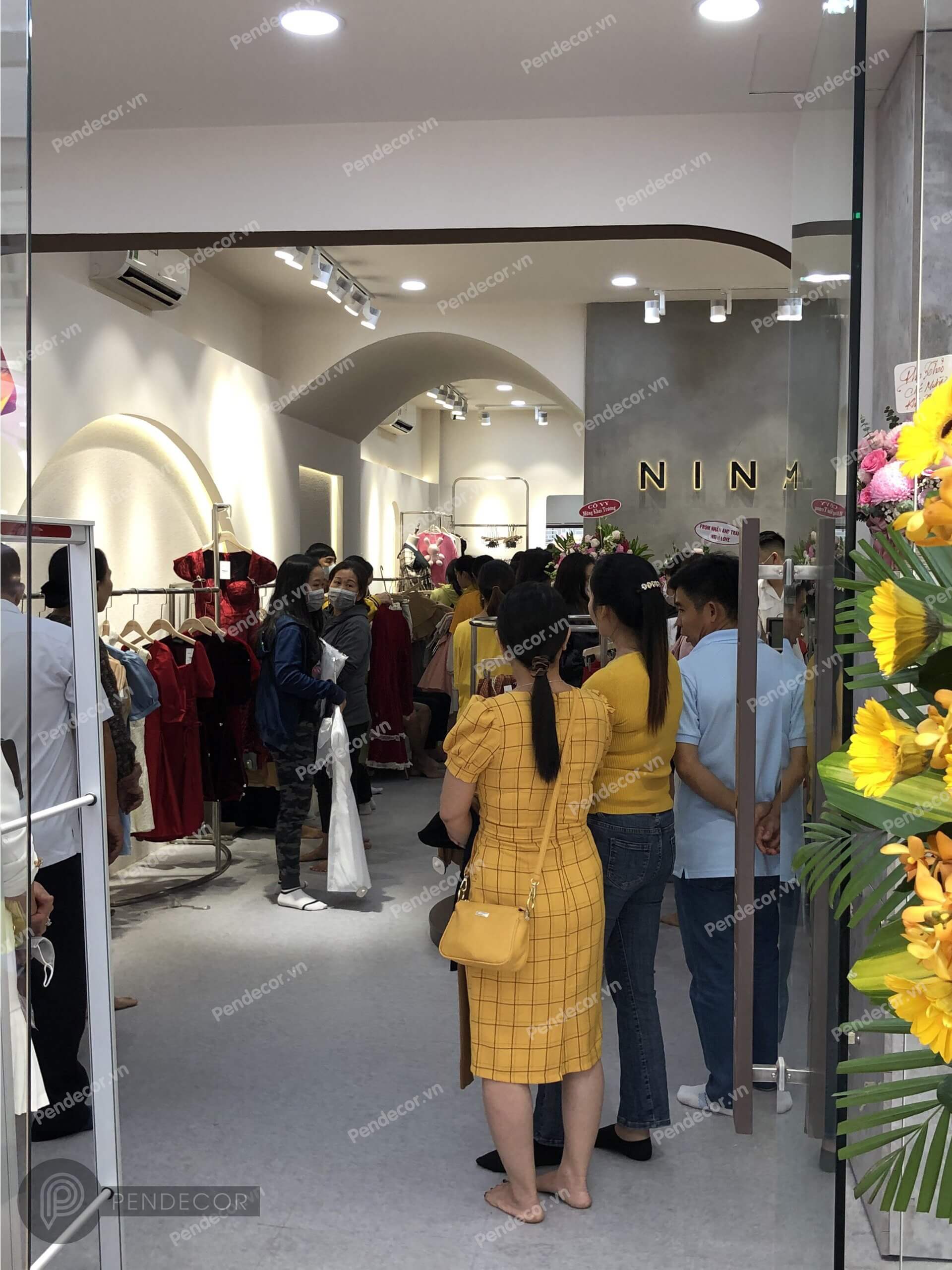 Thi Công Shop Thời Trang Nữ Nina Le