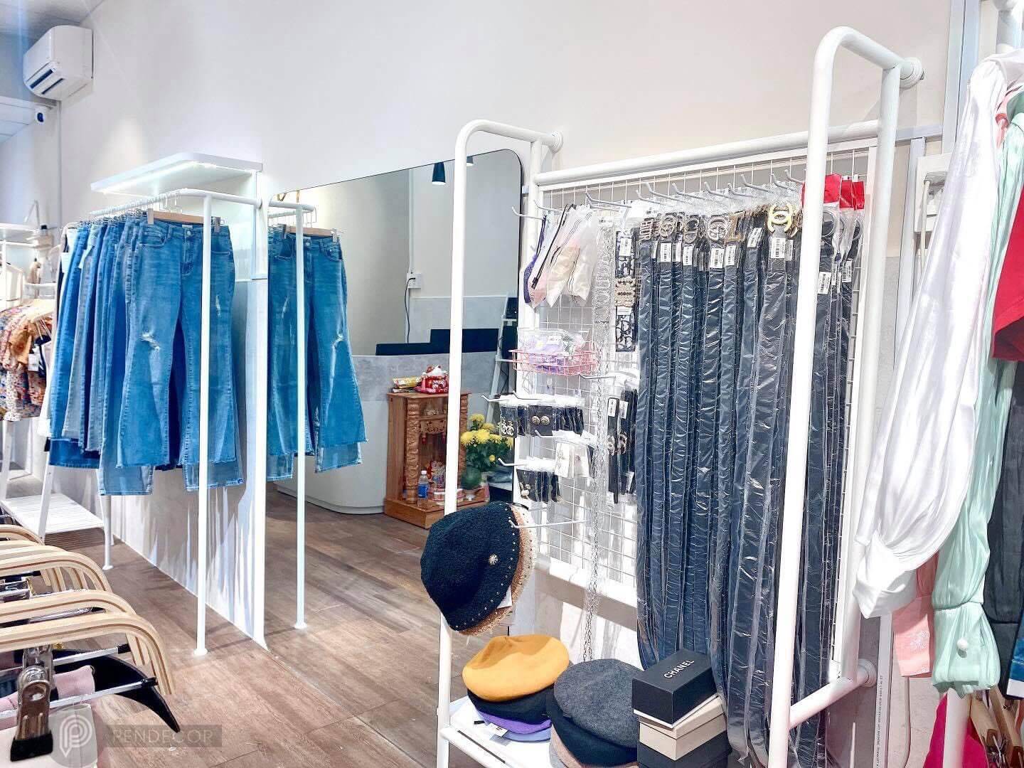 Thi công thực tế shop Nịnh Clothing