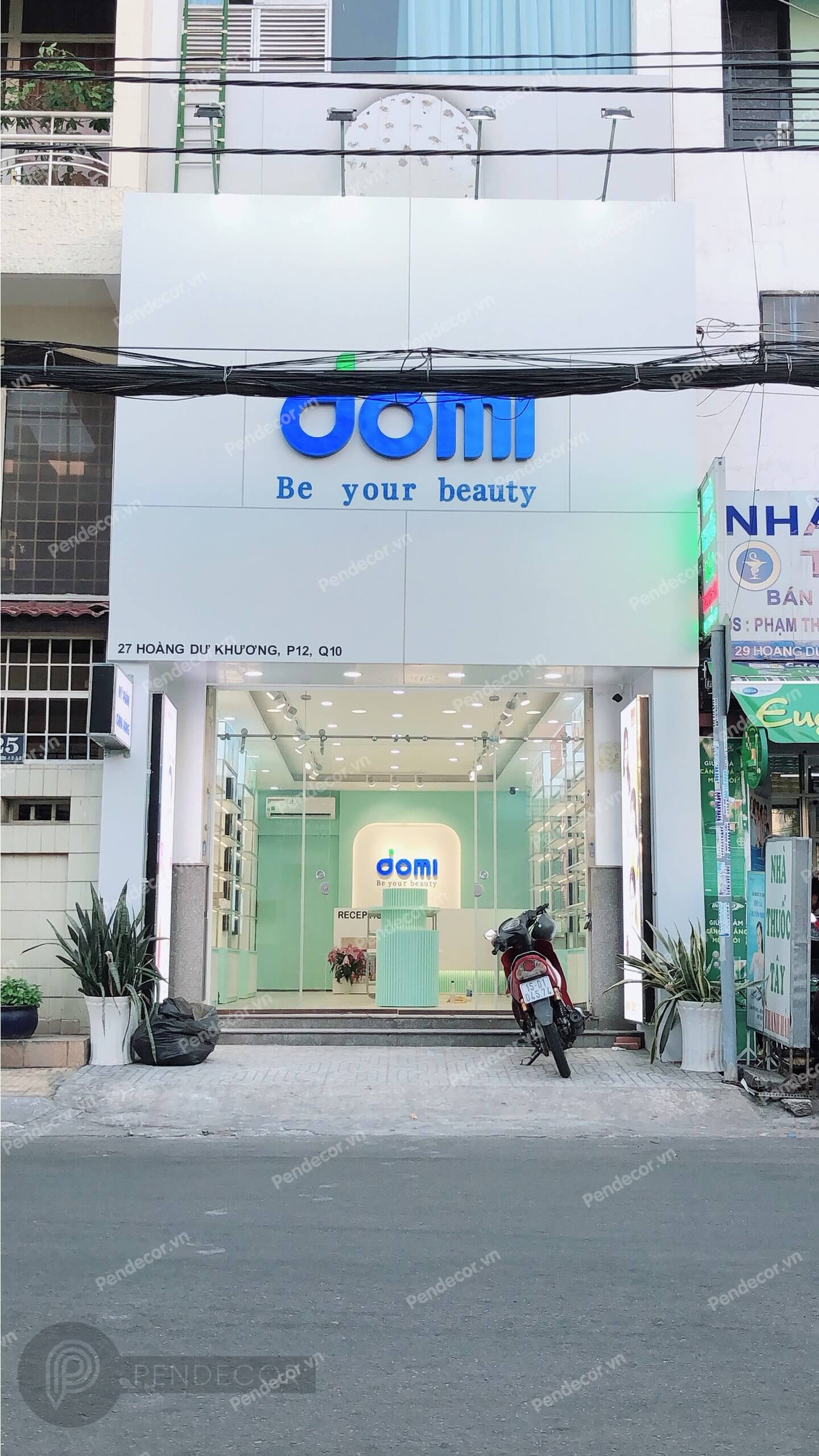 Thi Công Thực Tế Shop Mỹ Phẩm Domi