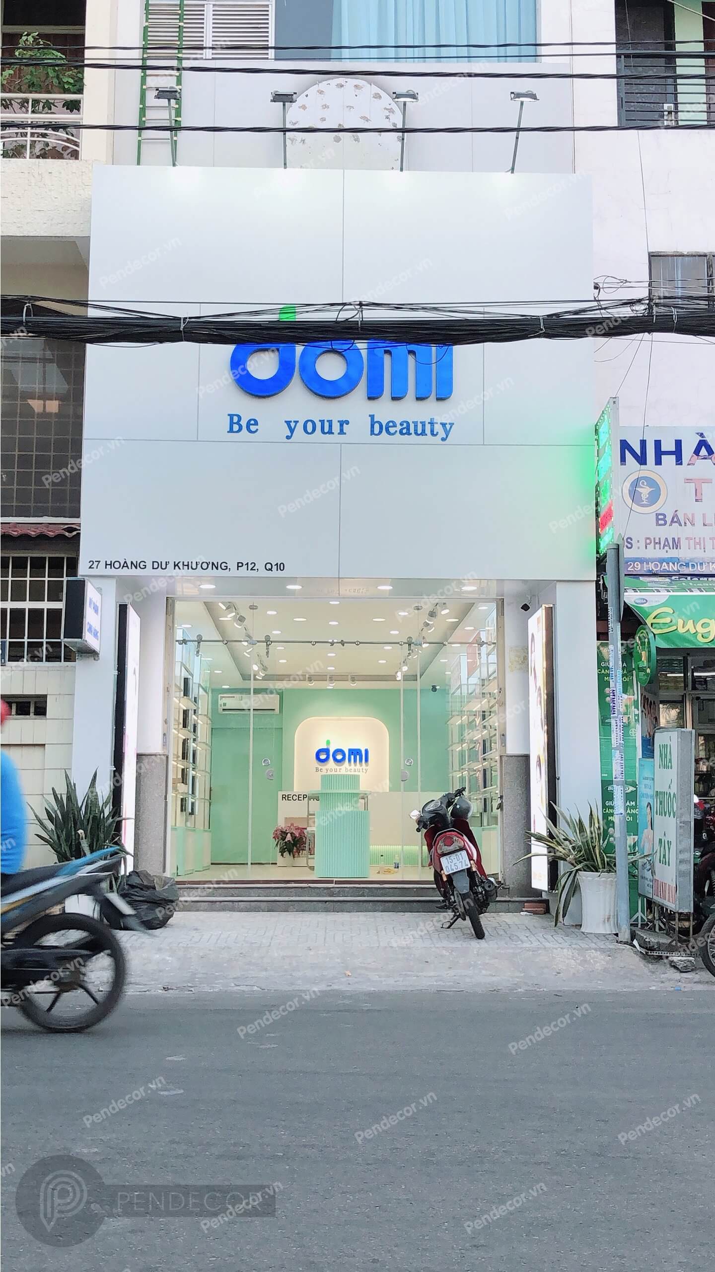 Thi Công Thực Tế Shop Mỹ Phẩm Domi