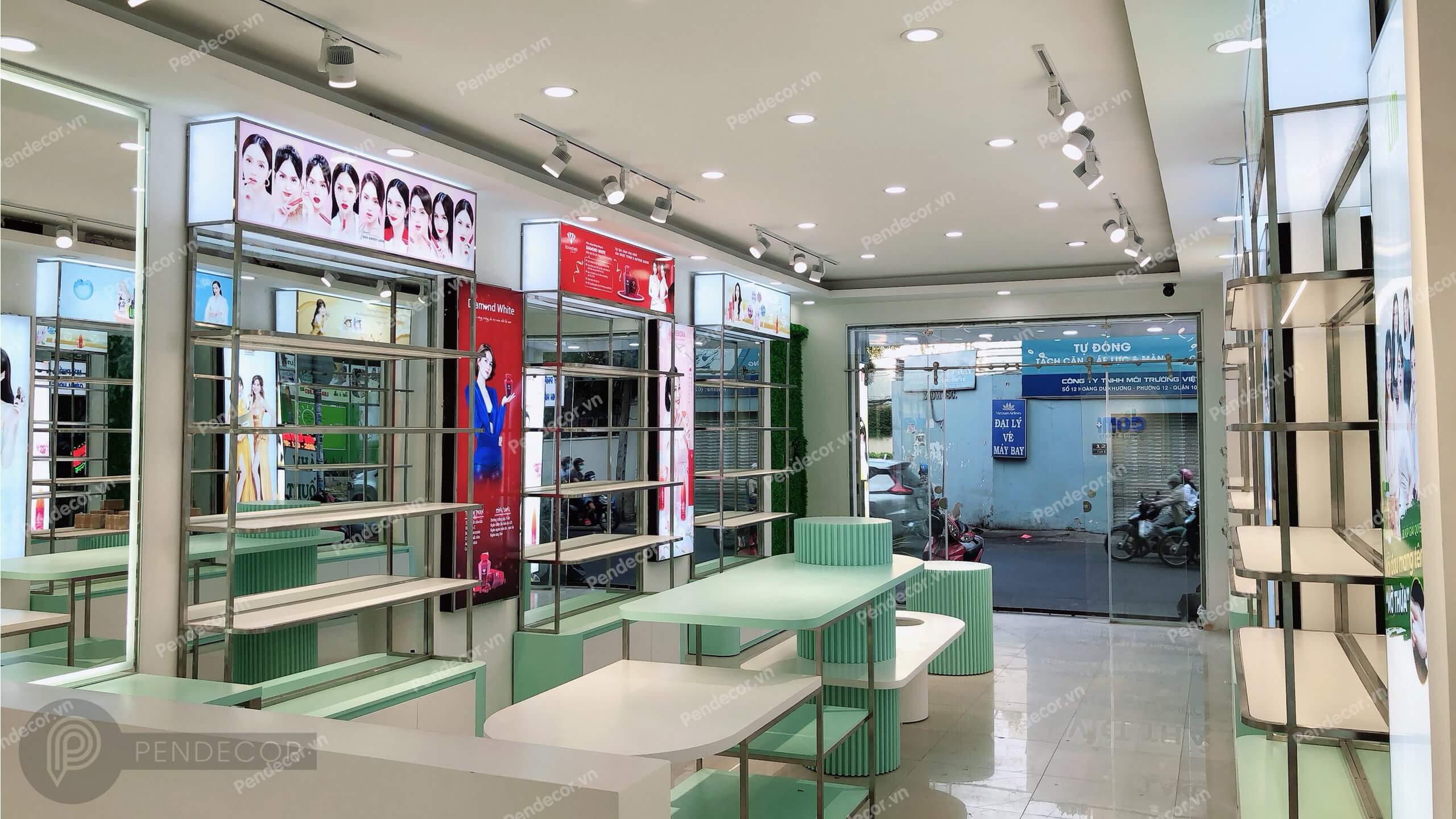 Thi Công Thực Tế Shop Mỹ Phẩm Domi