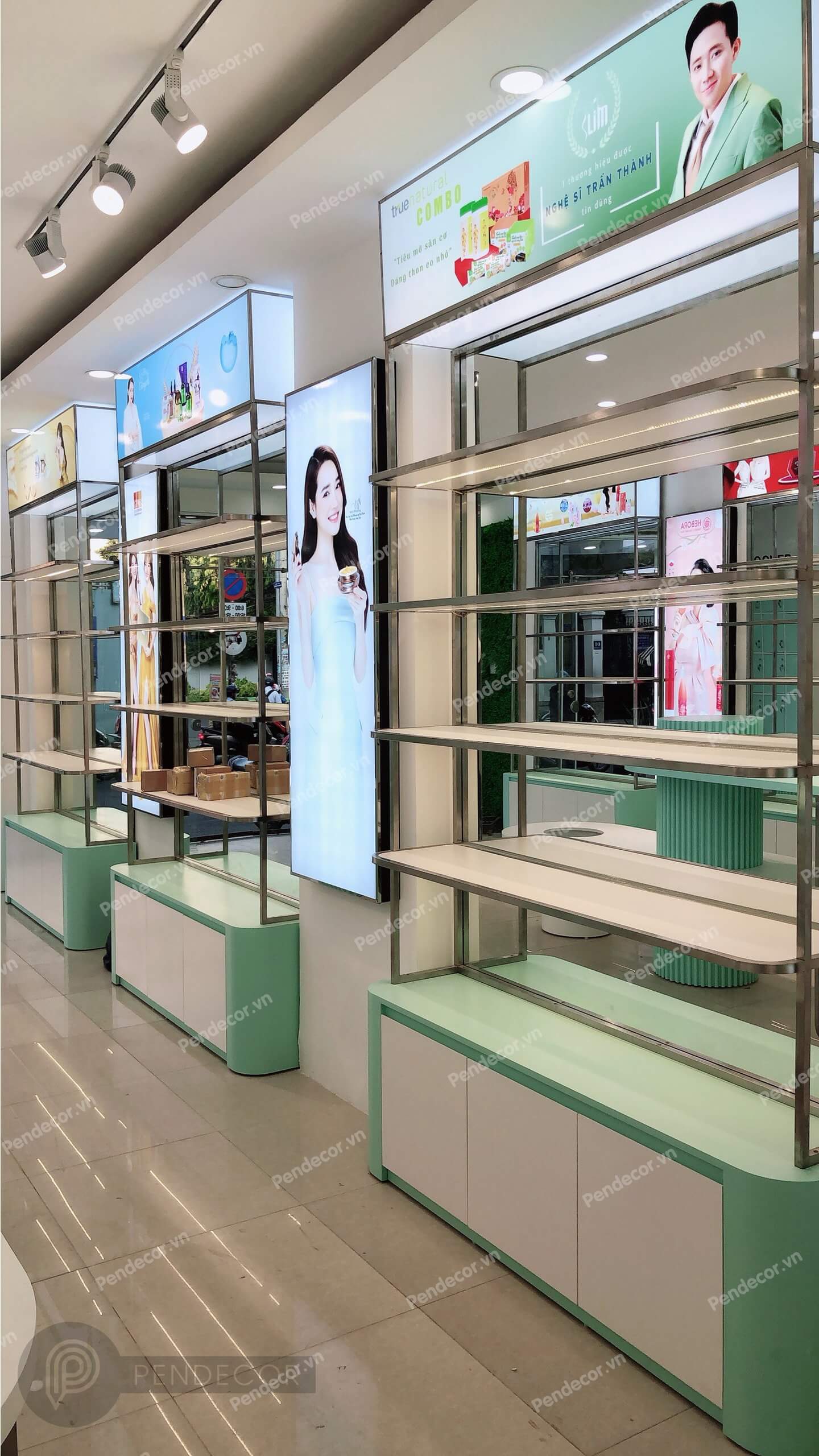 Thi Công Thực Tế Shop Mỹ Phẩm Domi