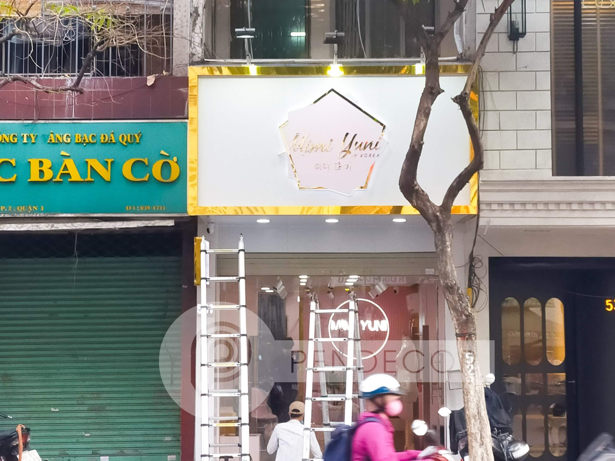 Thi Công Thực Tế Shop Thời Trang Mimi Yuni