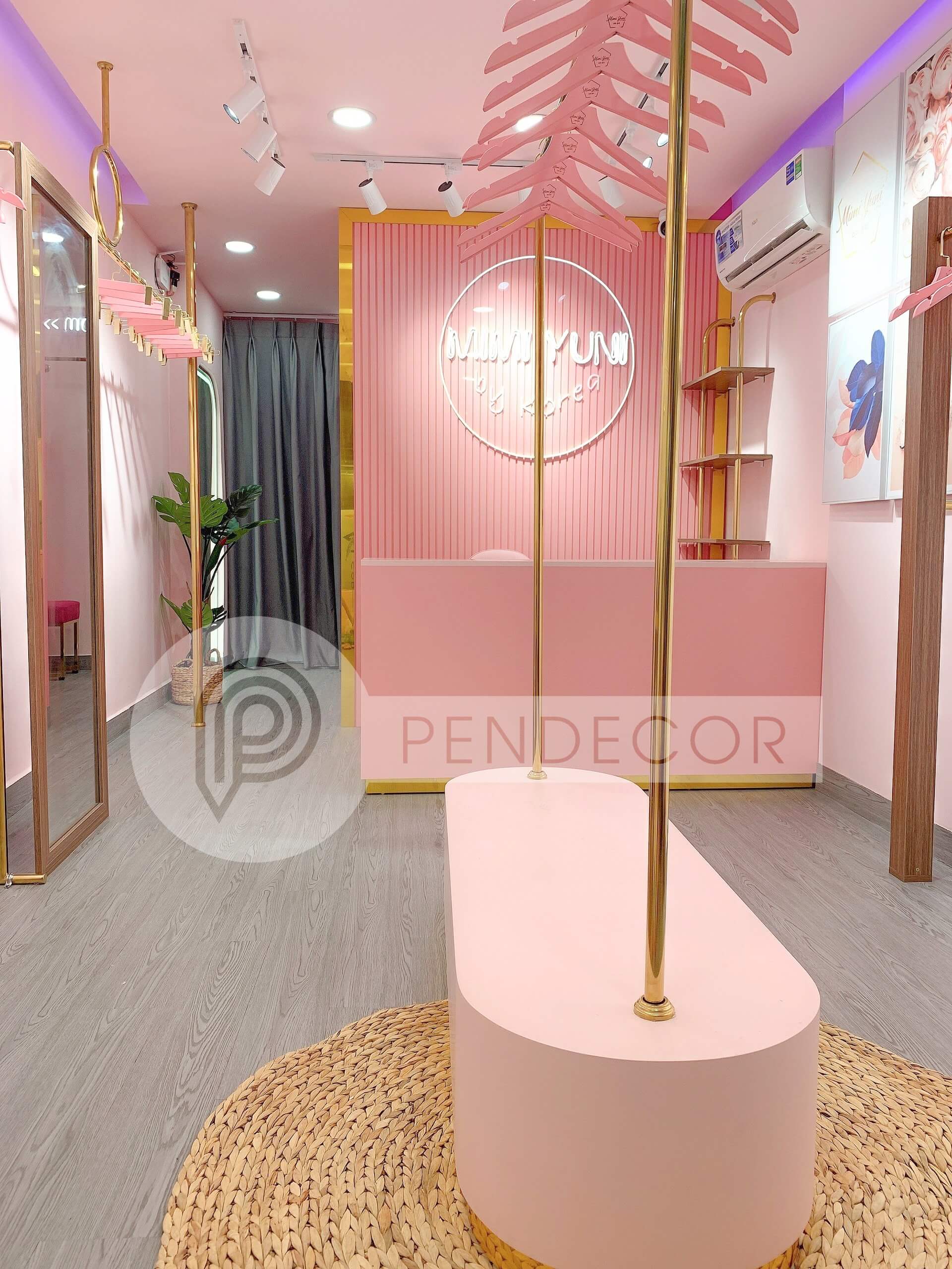 Thi Công Thực Tế Shop Thời Trang Mimi Yuni