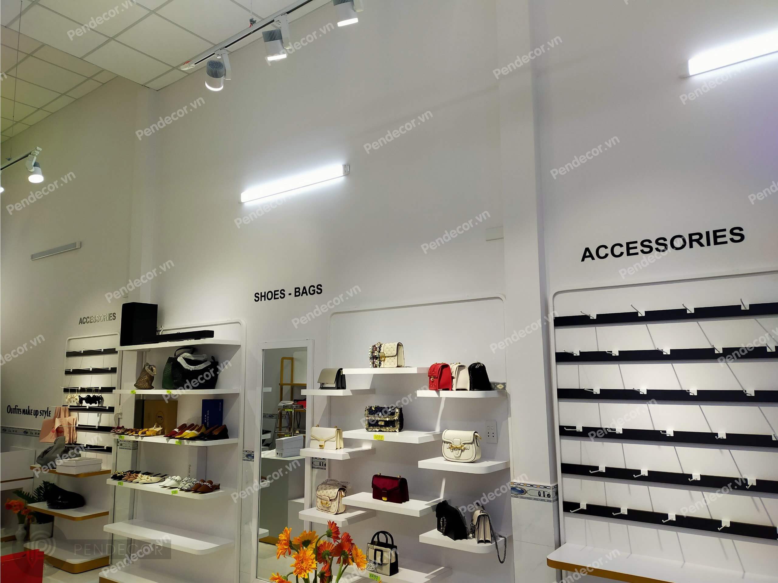 Thi Công Thực Tế Shop Túi Xách Giày Dép Nemow