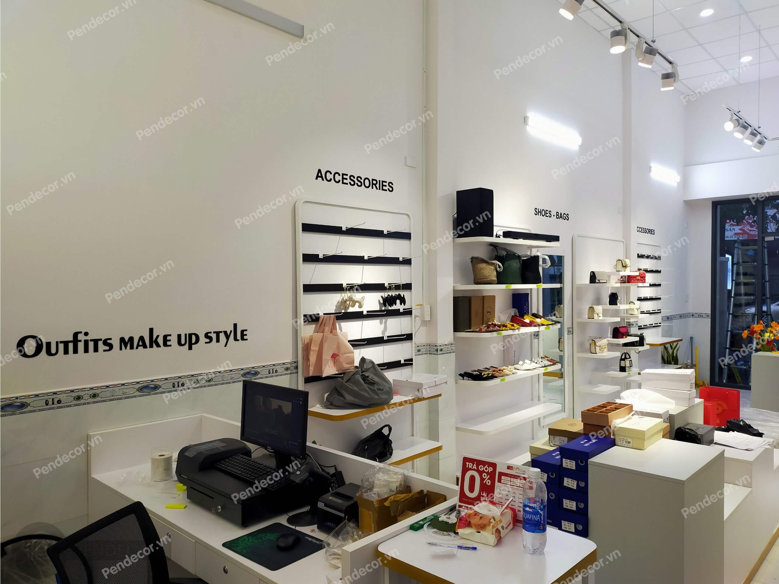 Thi Công Thực Tế Shop Túi Xách Giày Dép Nemow