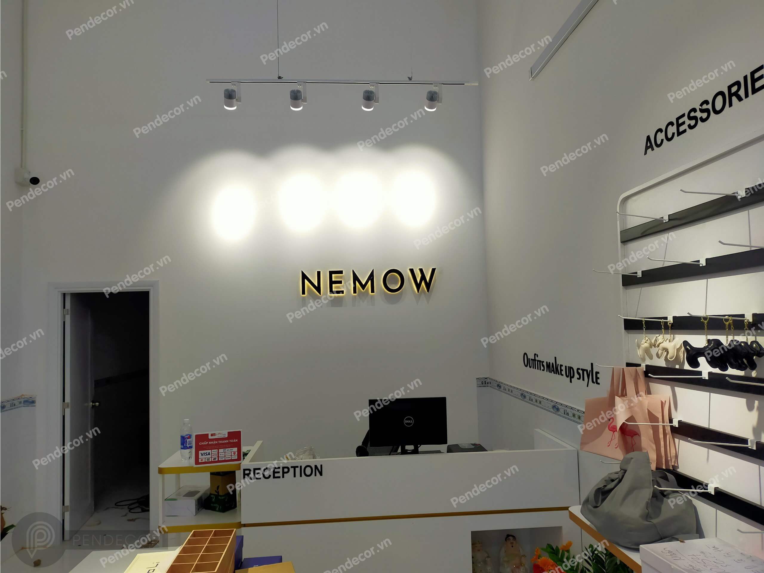 Thi Công Thực Tế Shop Túi Xách Giày Dép Nemow