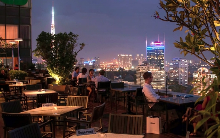 Nhà hàng ngoài trời trên cao