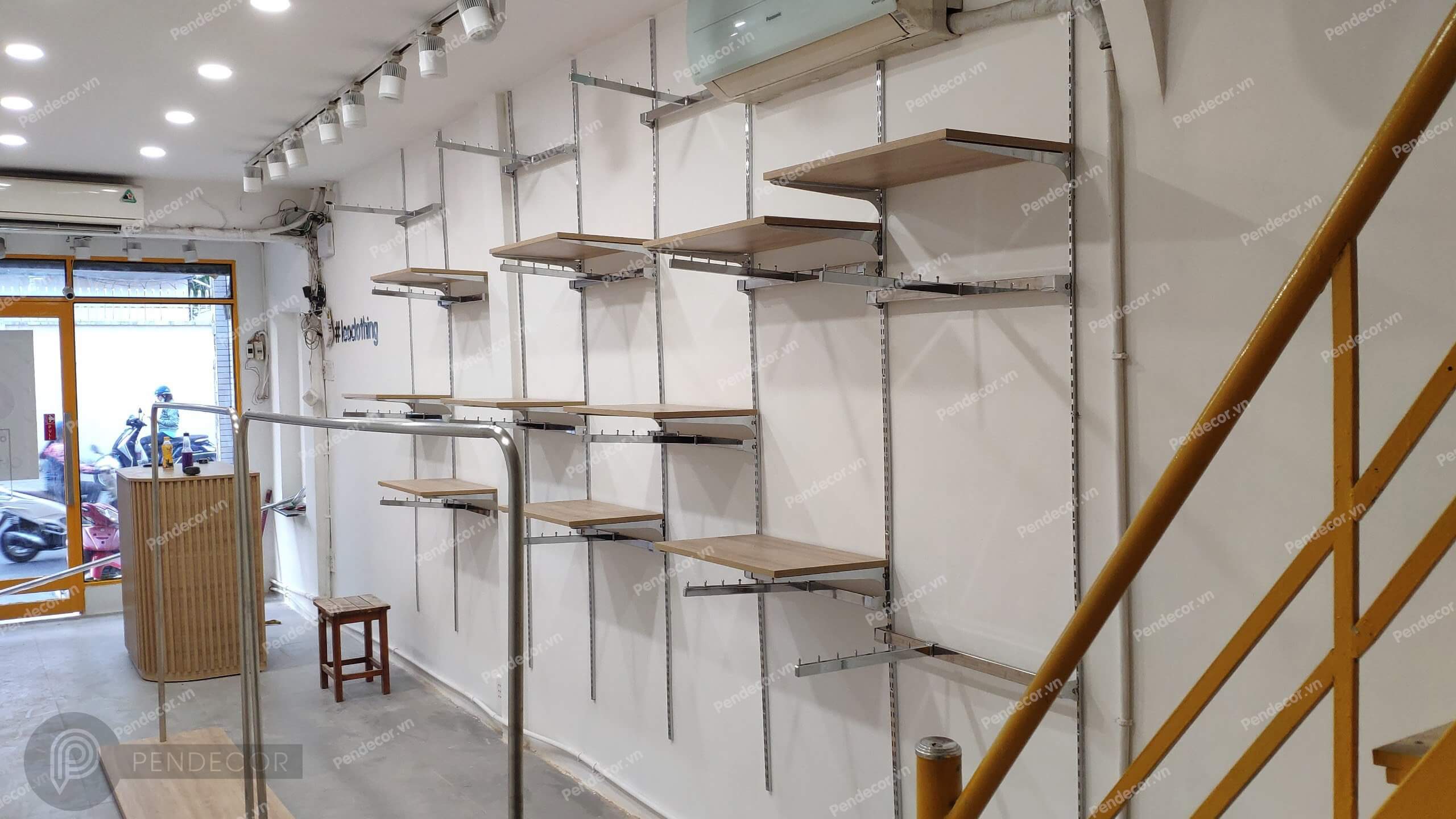 Thi Công Thực Tế Shop Thời Trang Nữ LEO's