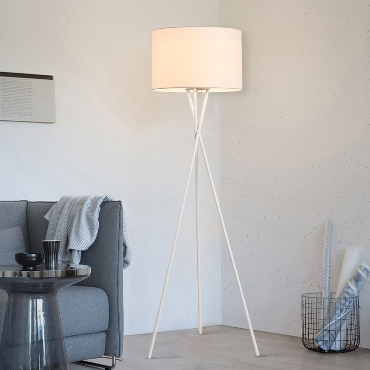 Đèn đứng – Mẫu đèn trang trí phòng khách đa công năng