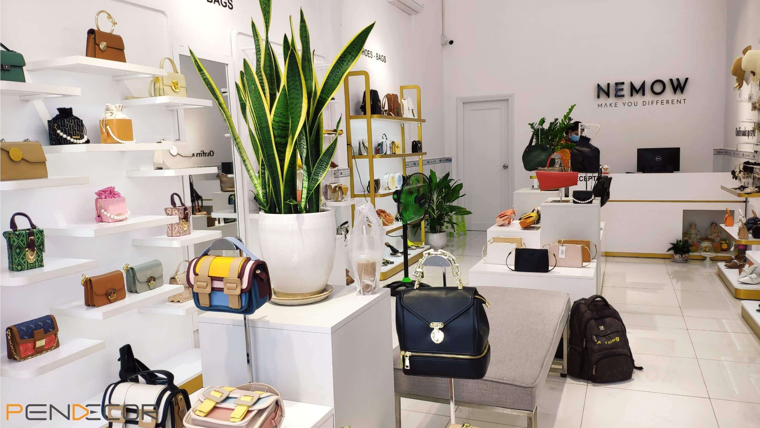 Thi Công Thực Tế Shop Phụ kiện Nemow