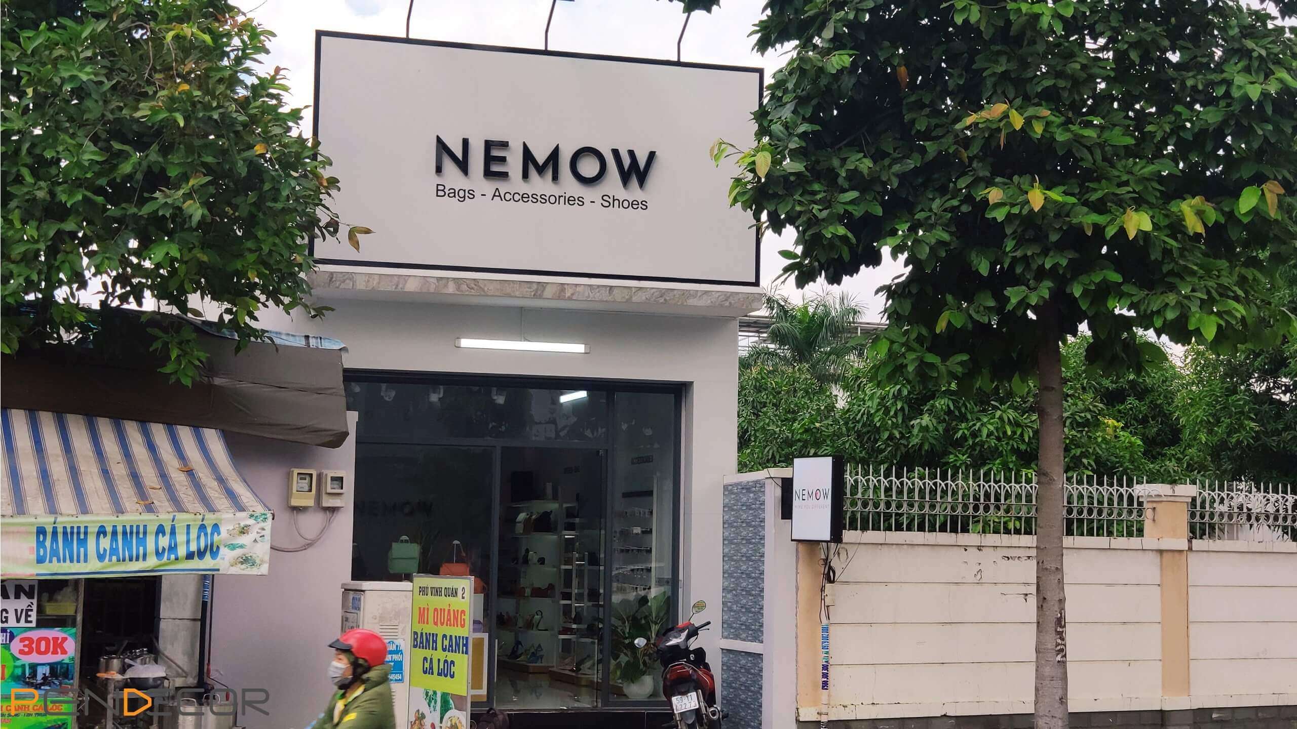Thi Công Thực Tế Shop Phụ kiện Nemow