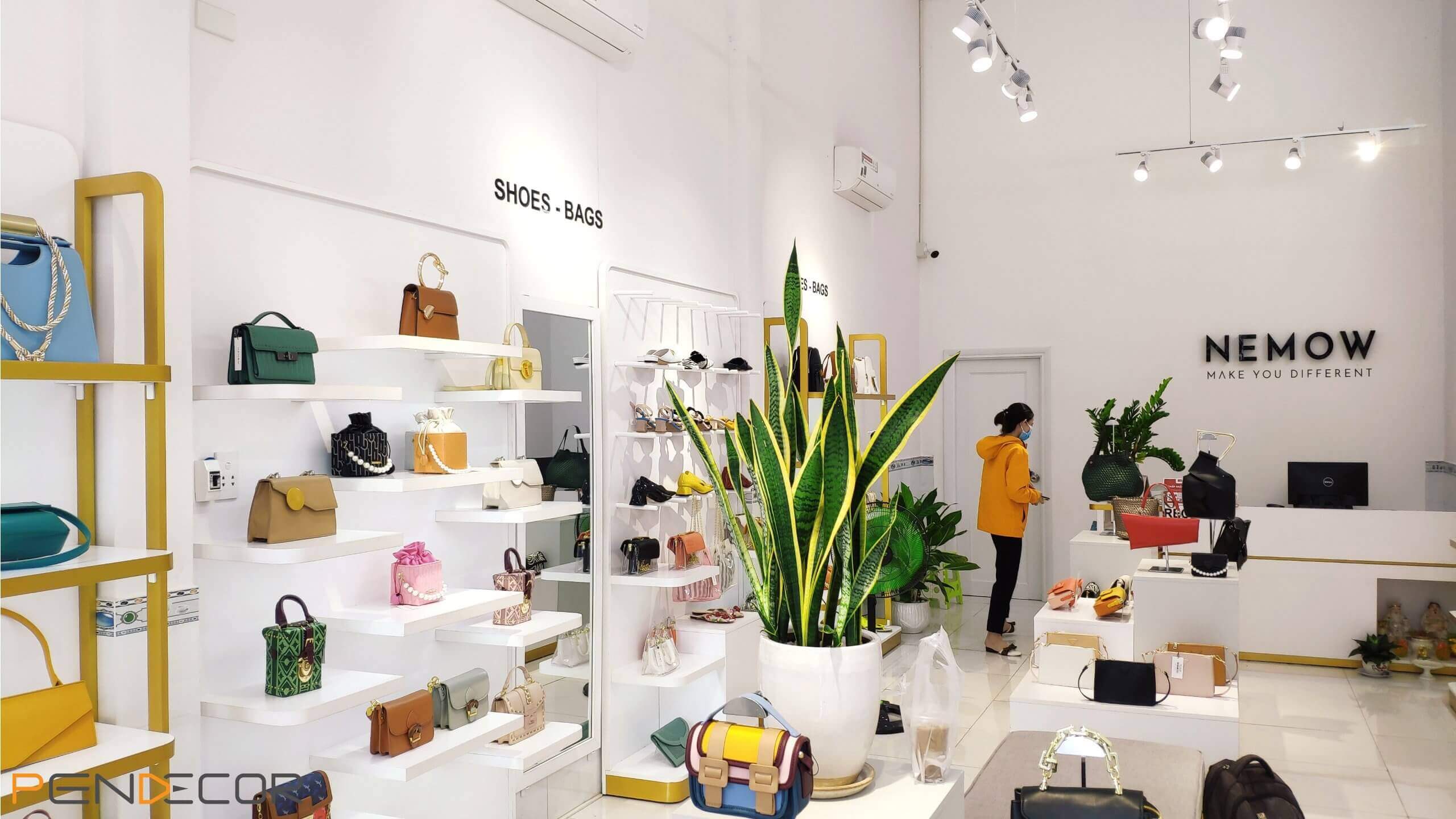 Thi Công Thực Tế Shop Phụ kiện Nemow