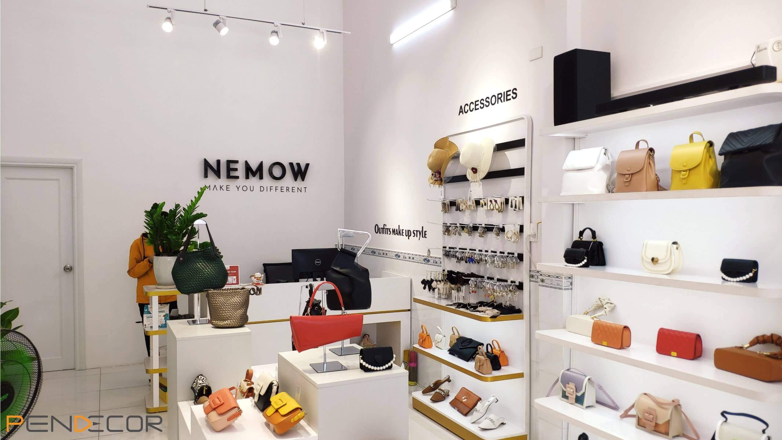 Thi Công Thực Tế Shop Phụ kiện Nemow