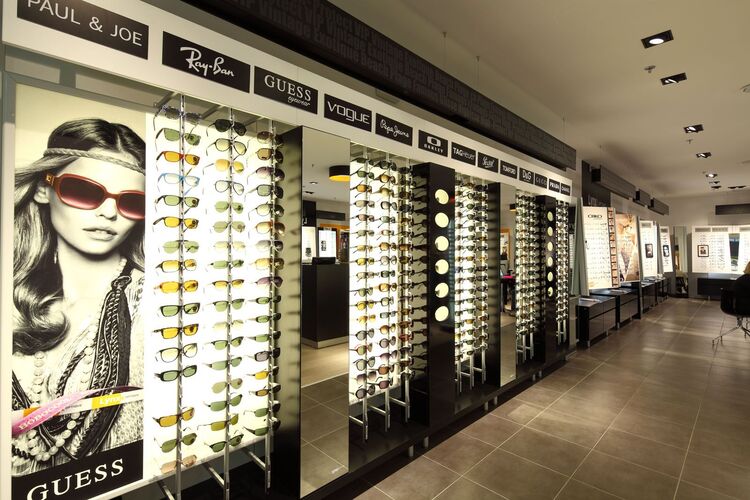 Các mẫu thiết kế cửa hàng mắt kính đẹp nhất năm 2021