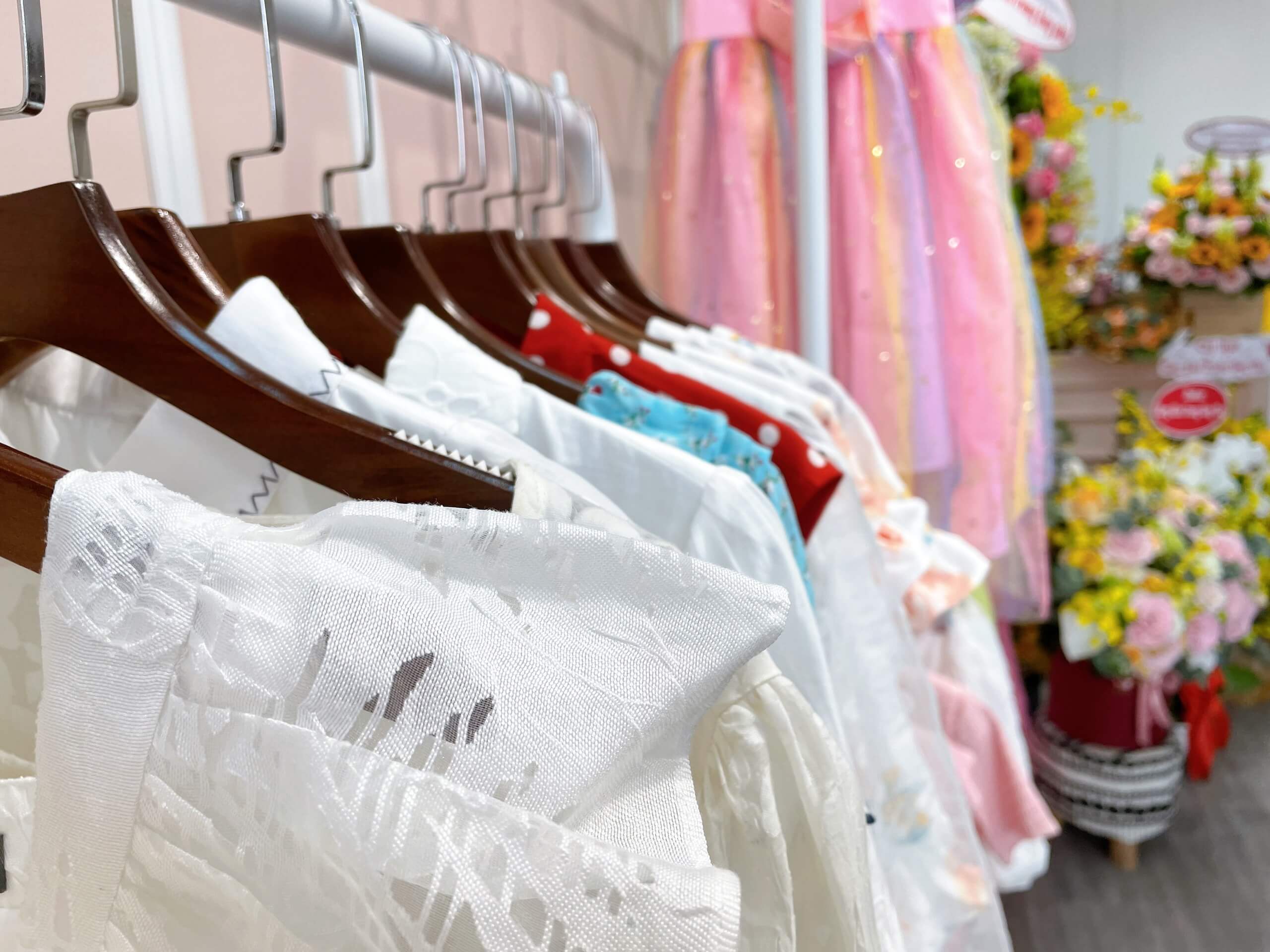 Thi Công Thực Tế Shop Thời Trang Trẻ Em Ling