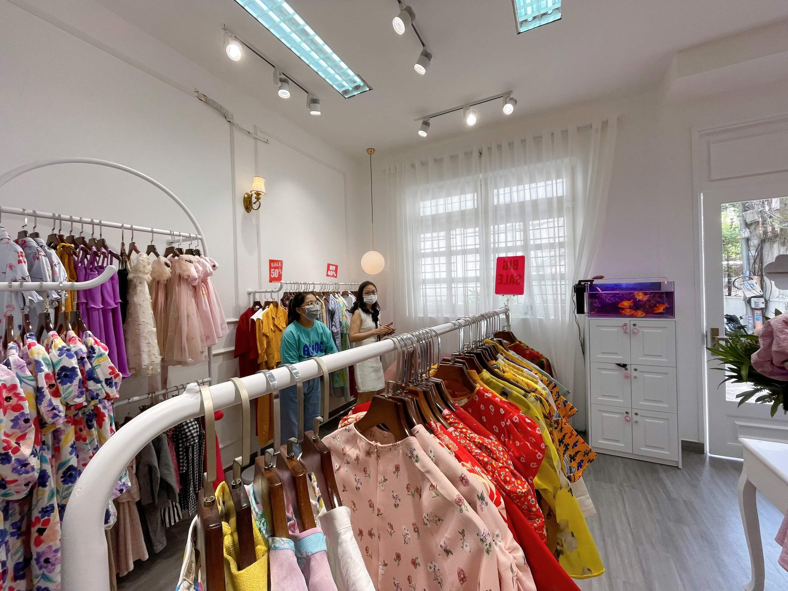 Thi Công Thực Tế Shop Thời Trang Trẻ Em Ling