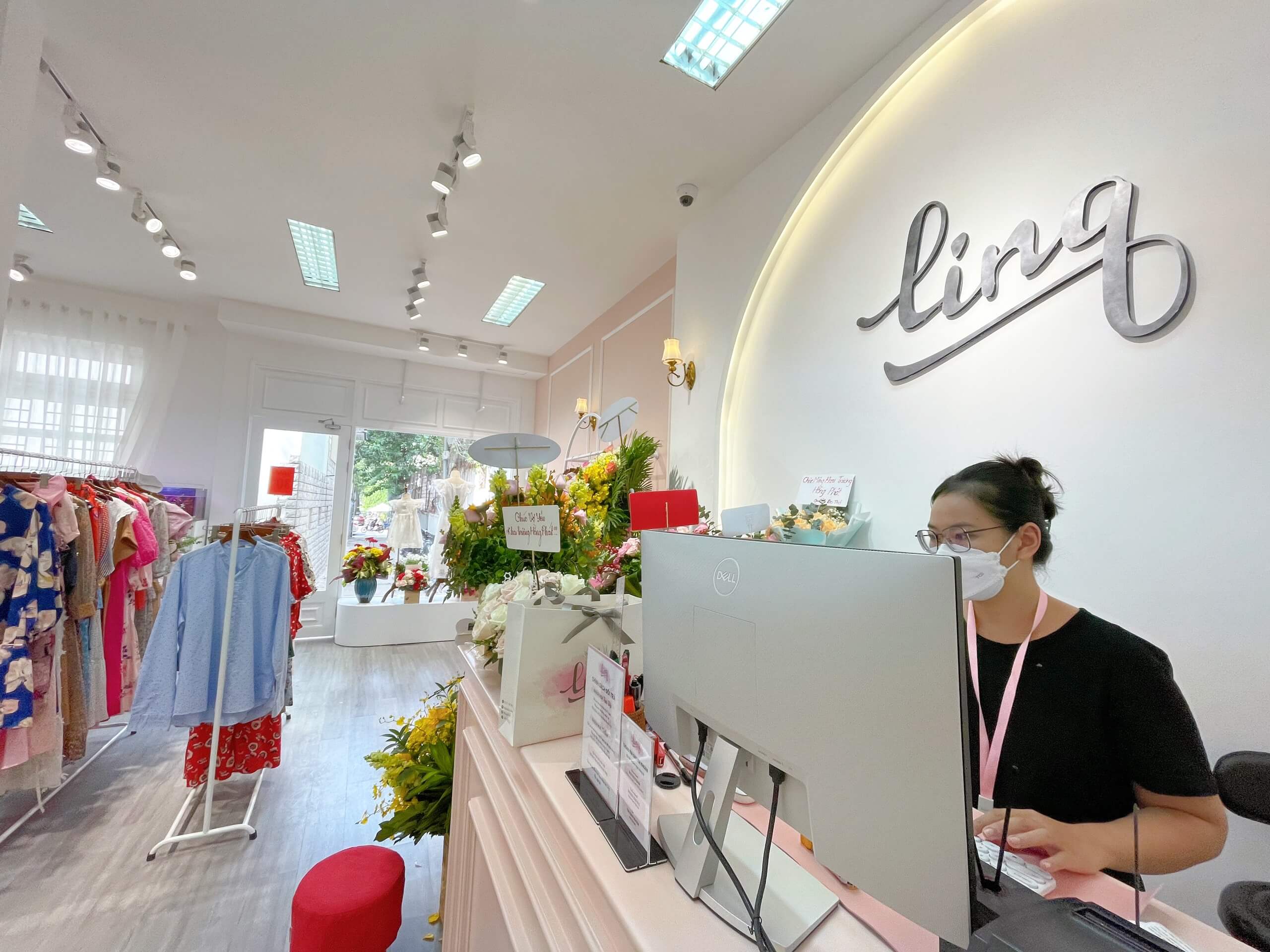 Thi Công Thực Tế Shop Thời Trang Trẻ Em Ling