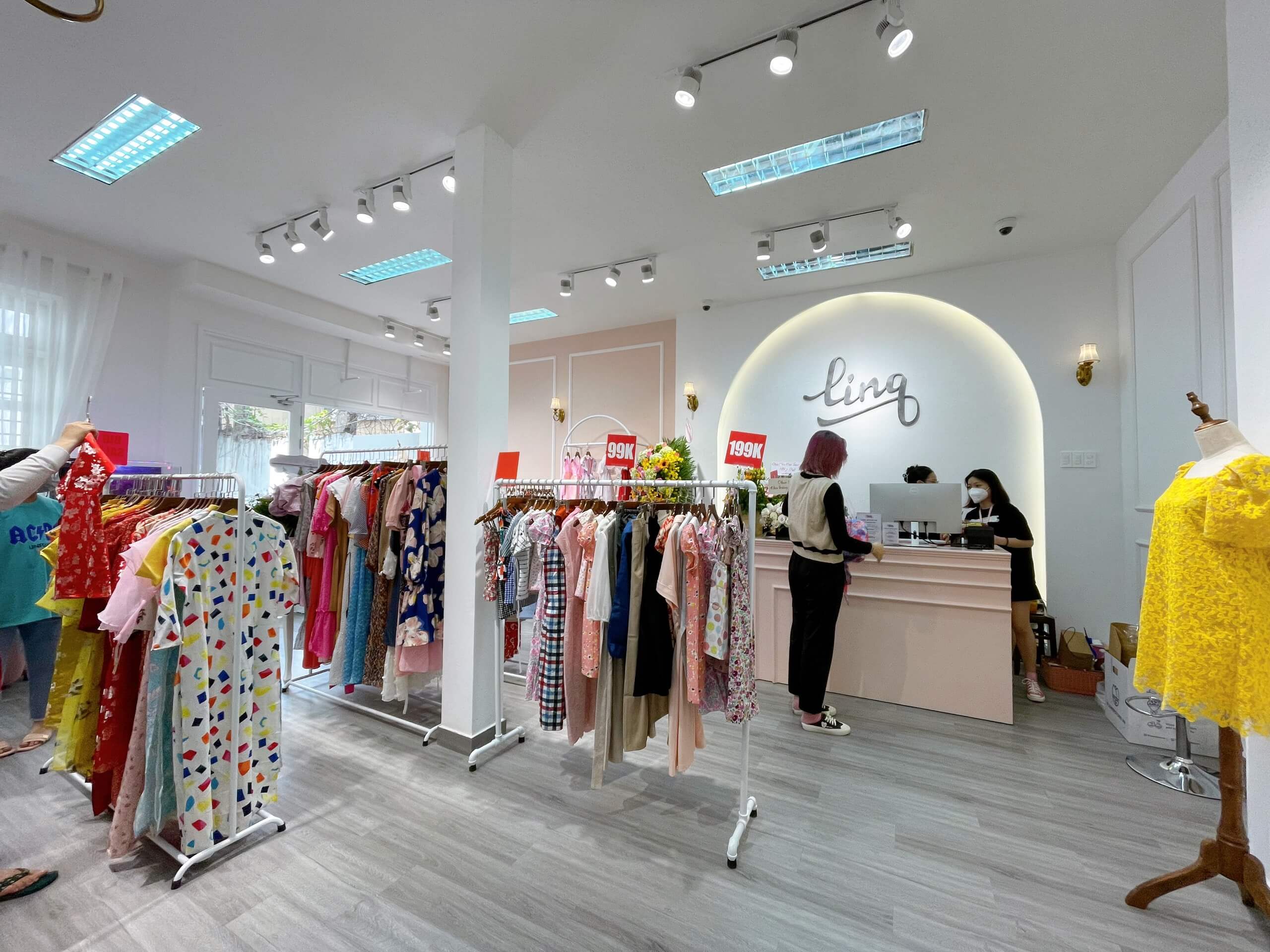 Thi Công Thực Tế Shop Thời Trang Trẻ Em Ling