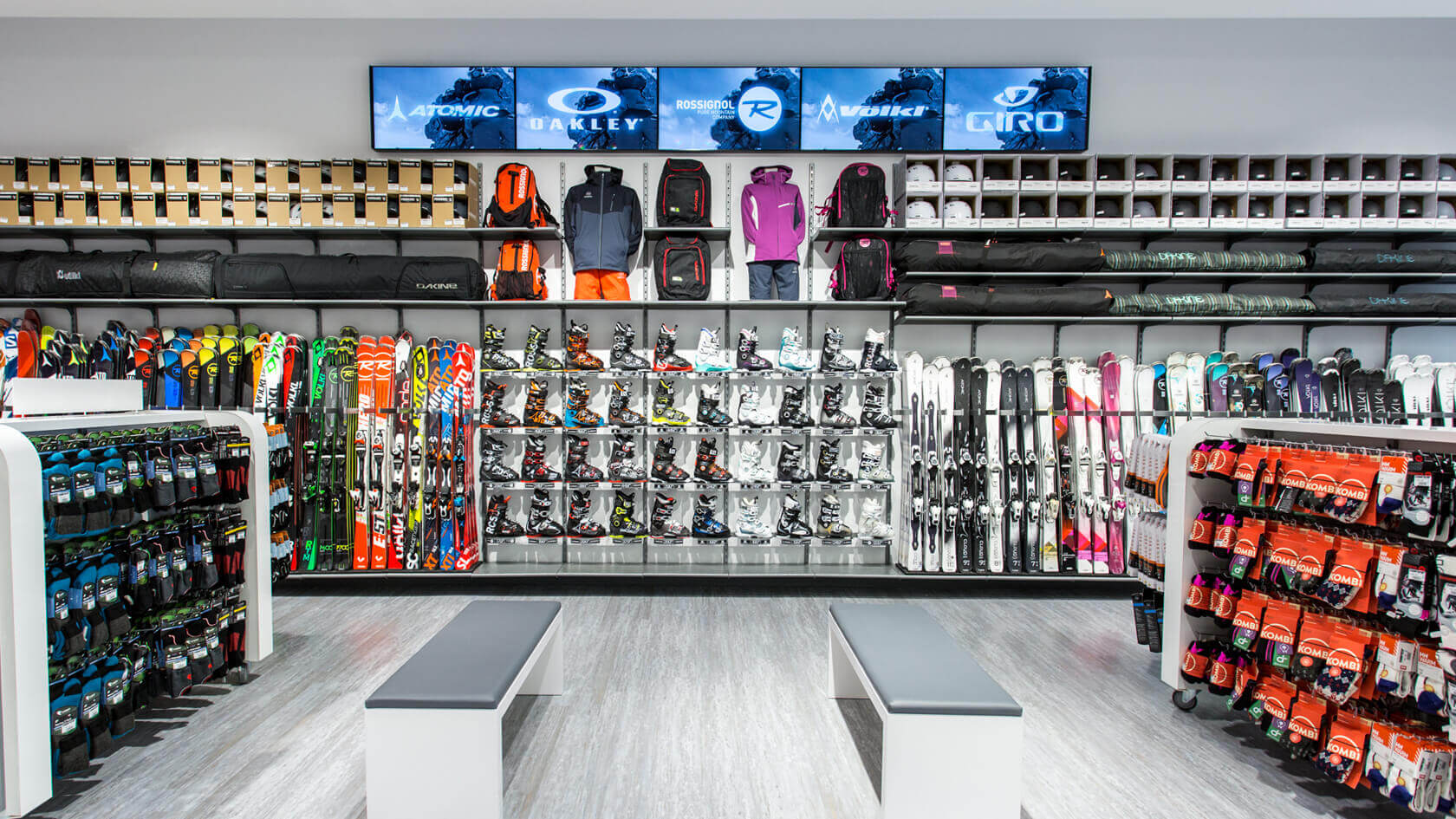 thiết kế shop giày thể thao Pendecor