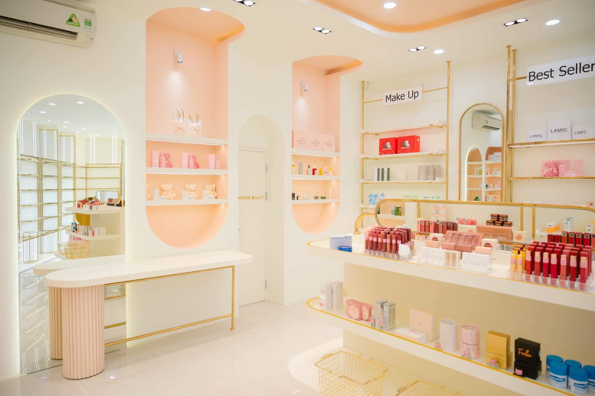 Thi Công Thực Tế Shop Mỹ Phẩm Minie House