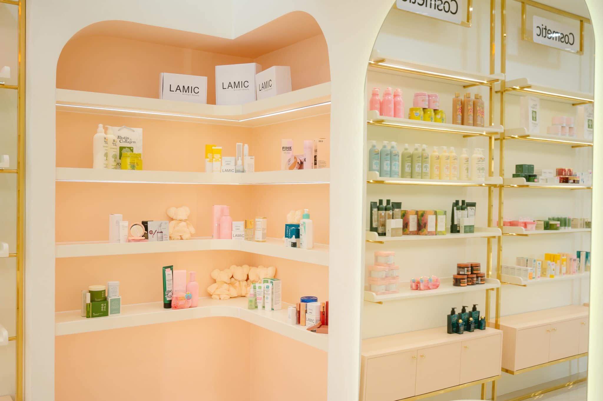 Thi Công Thực Tế Shop Mỹ Phẩm Minie House