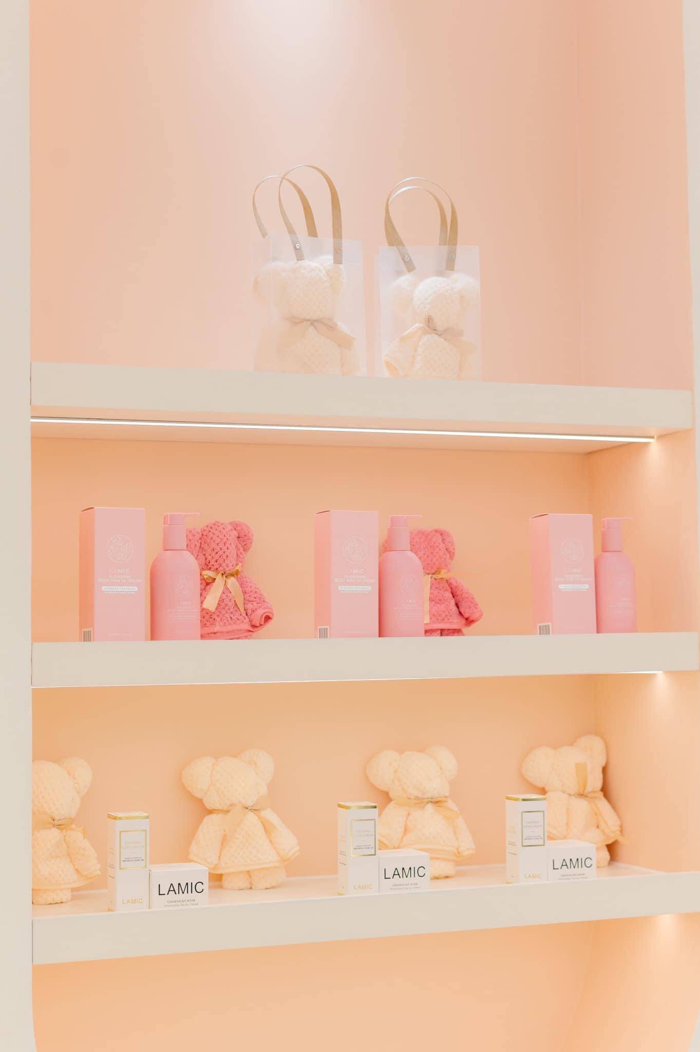 Thi Công Thực Tế Shop Mỹ Phẩm Minie House