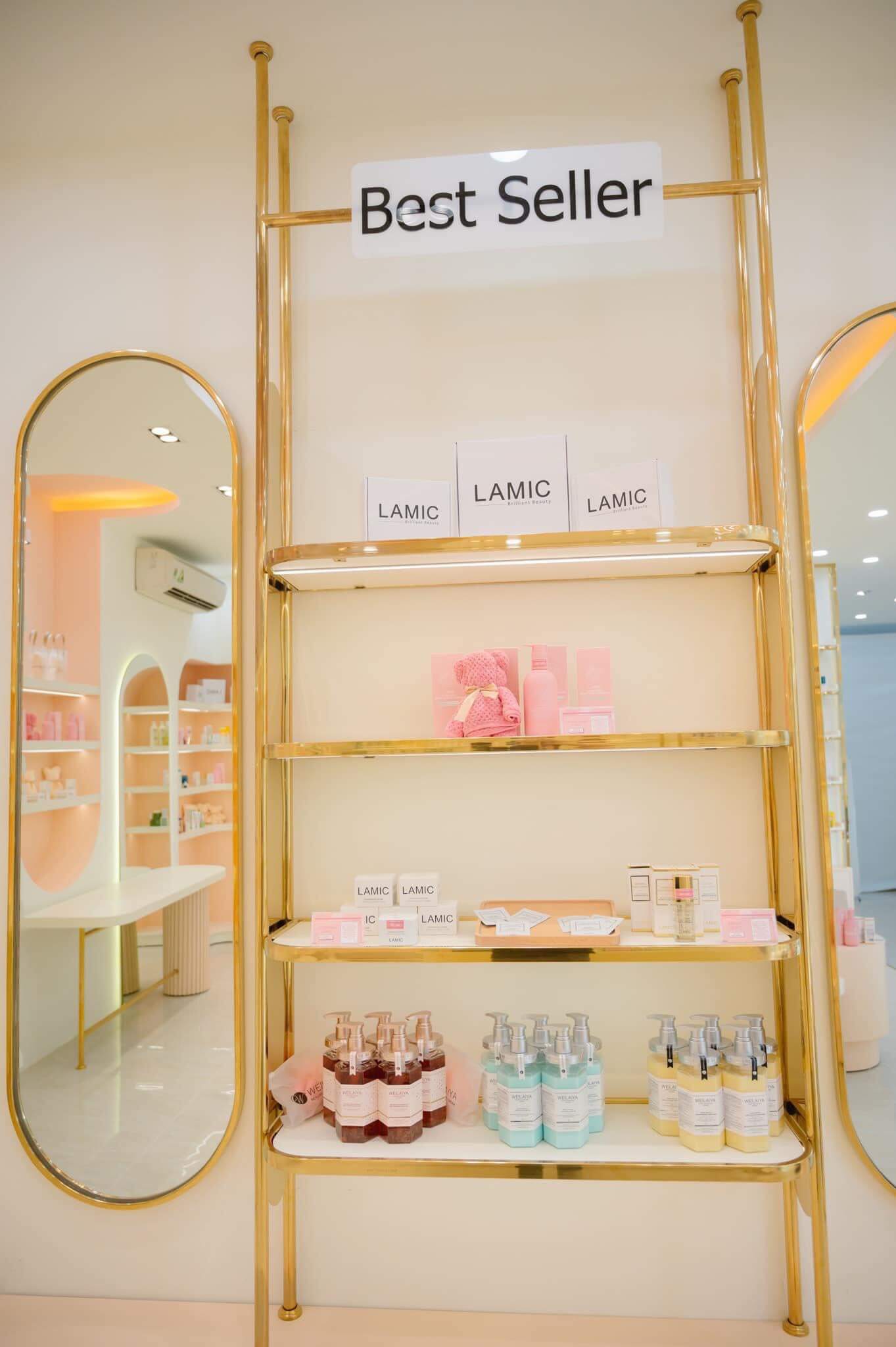 Thi Công Thực Tế Shop Mỹ Phẩm Minie House