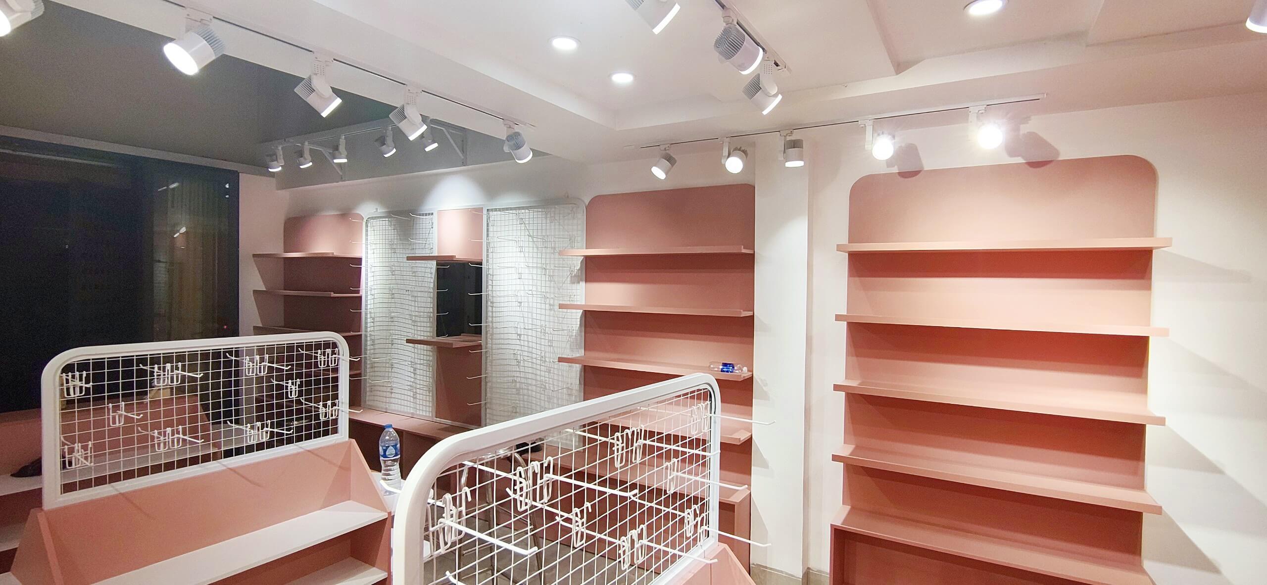 Thi Công Shop Phụ Kiện Dâu Corner