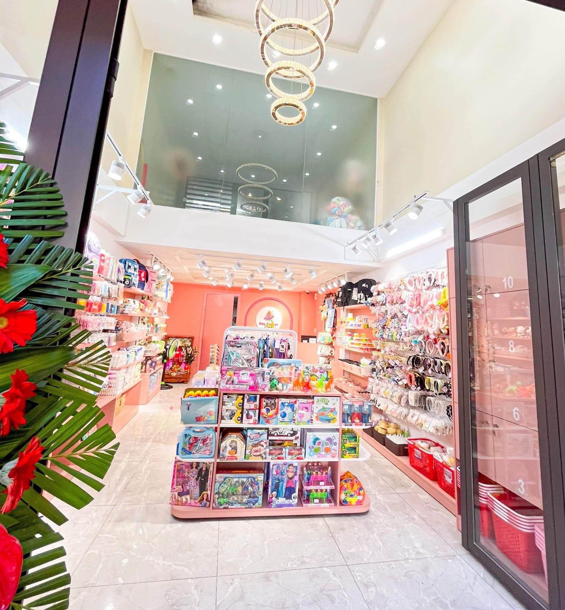 Thi Công Shop Phụ Kiện Dâu Corner