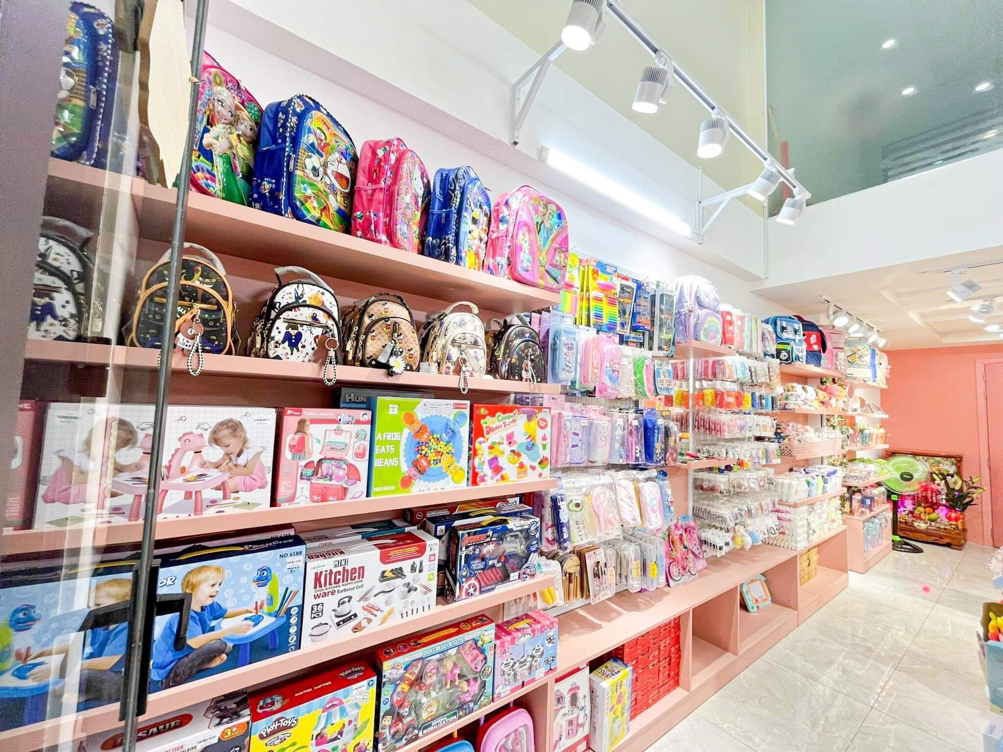 Thi Công Shop Phụ Kiện Dâu Corner