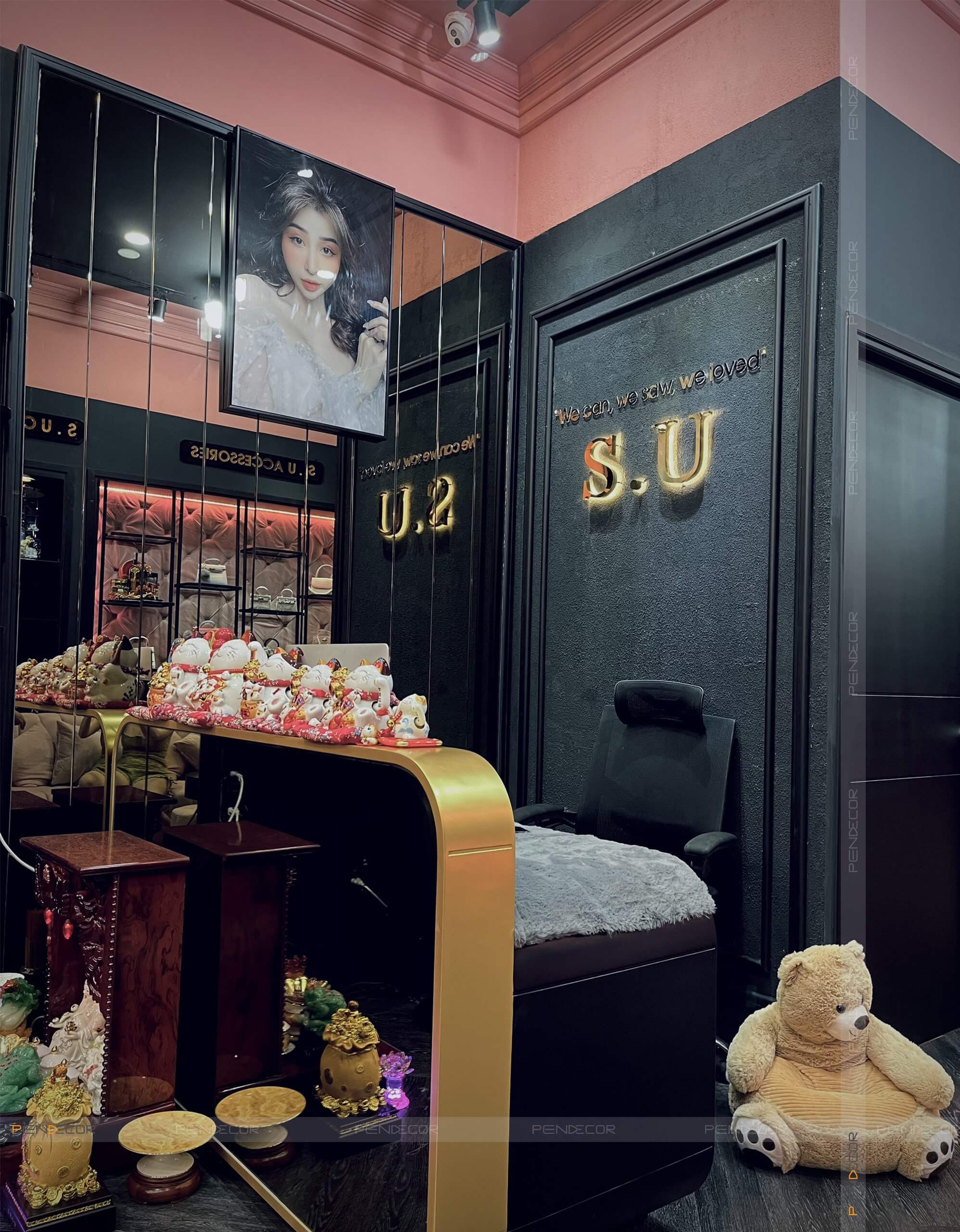 Thi Công Shop Thời Trang Nữ S.U