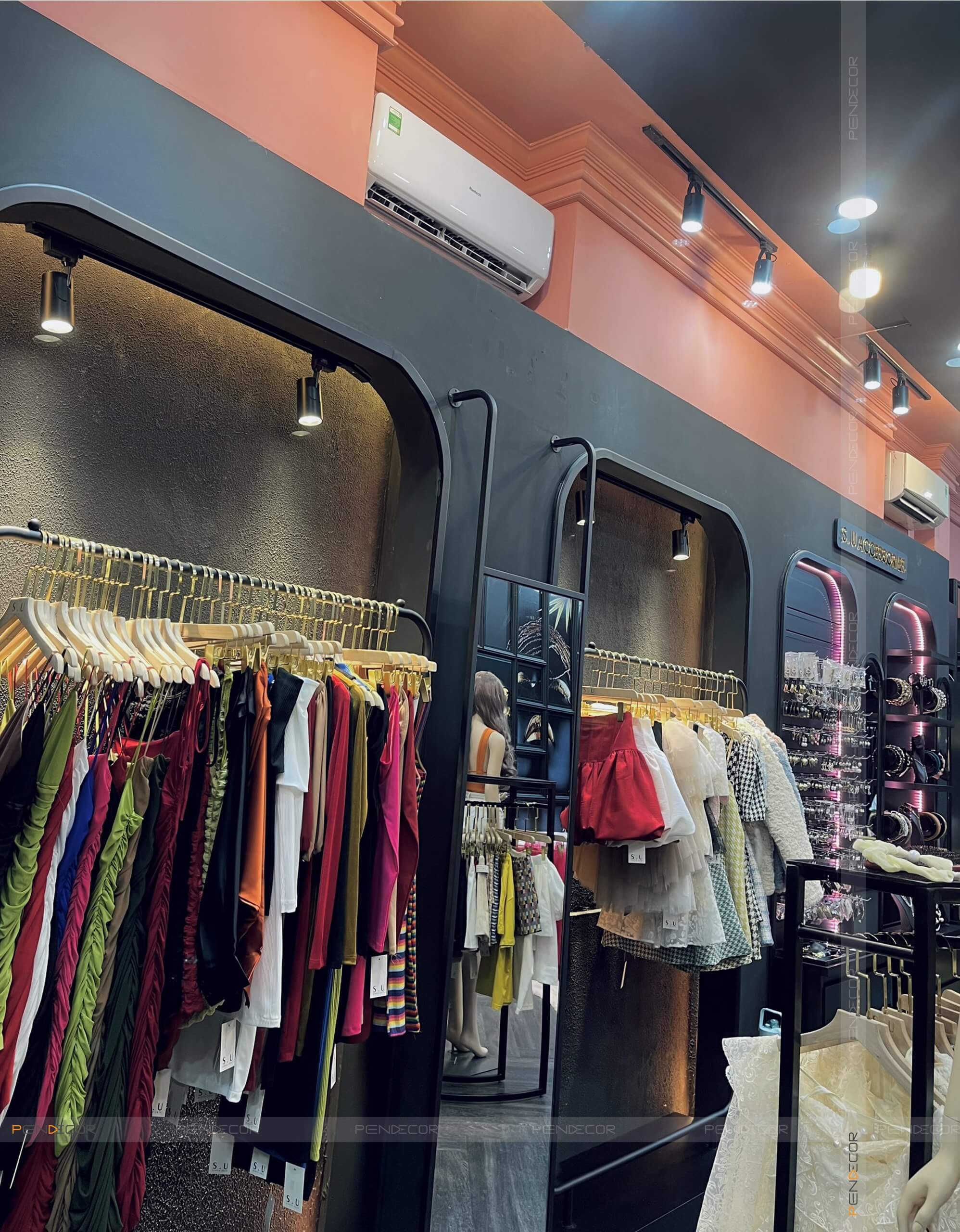 Thi Công Shop Thời Trang Nữ S.U