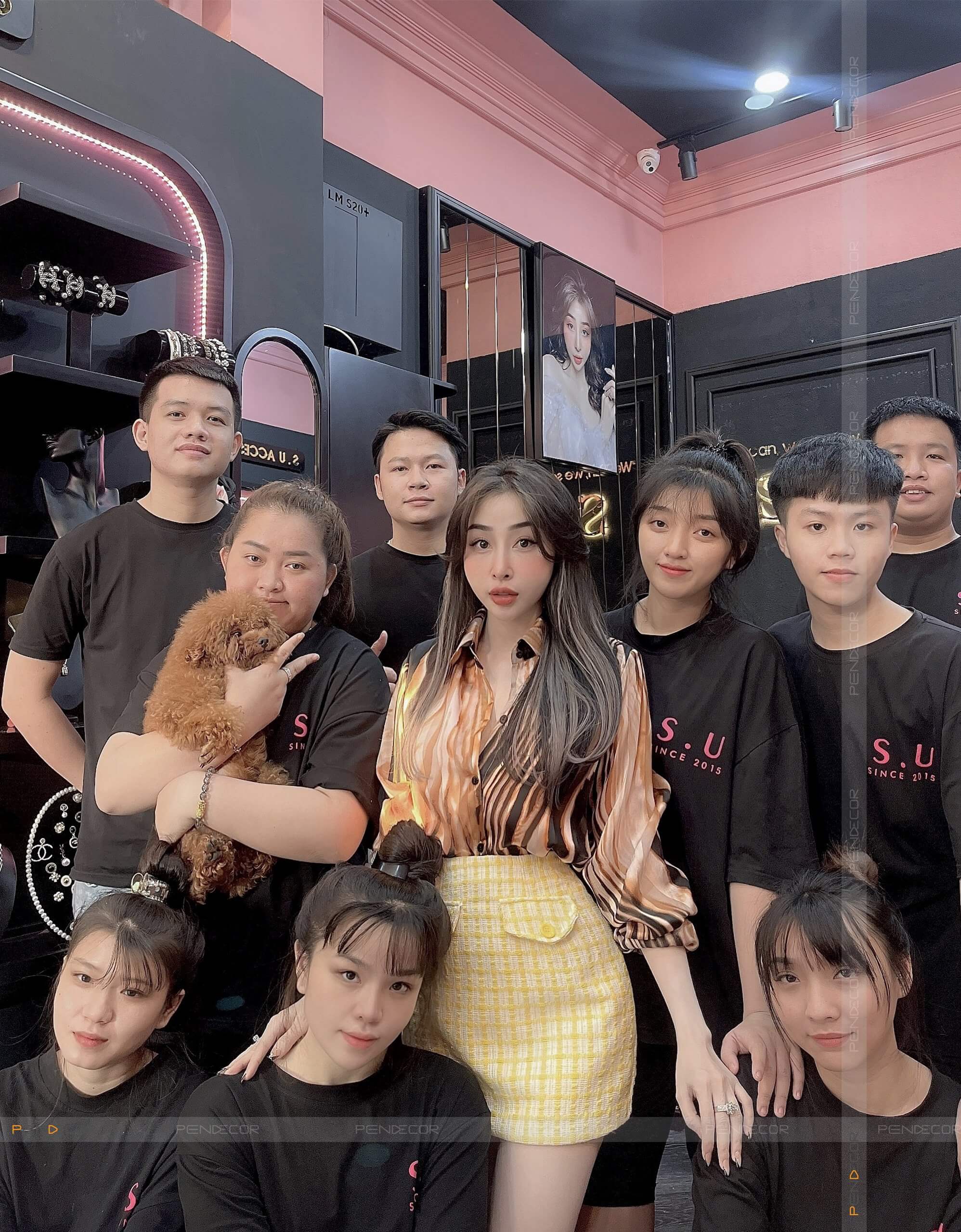 Thi Công Shop Thời Trang Nữ S.U