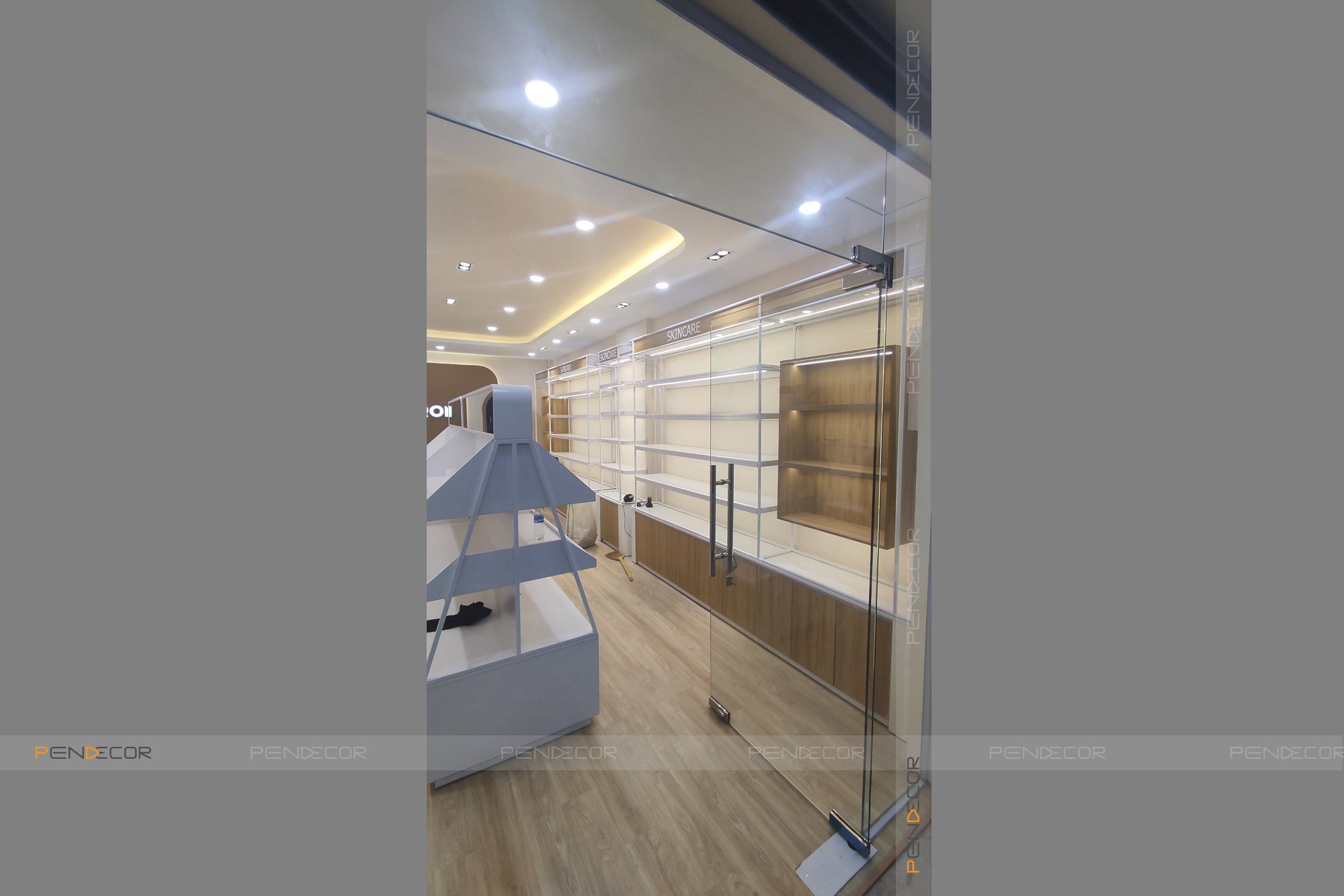 Thi Công Shop Mỹ Phẩm Ronny Bến Tre