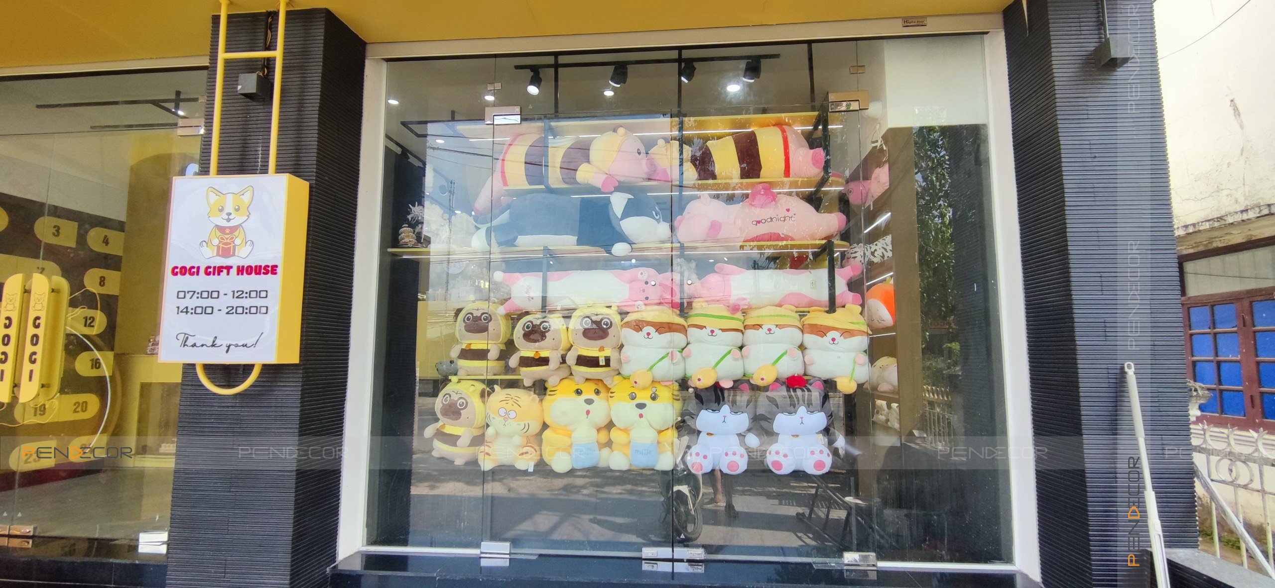 Thi Công Shop Phụ Kiện Gogi Gift House