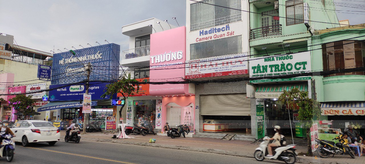 Thi Công Shop Phụ Kiện Thương Cosmetics & Accessories